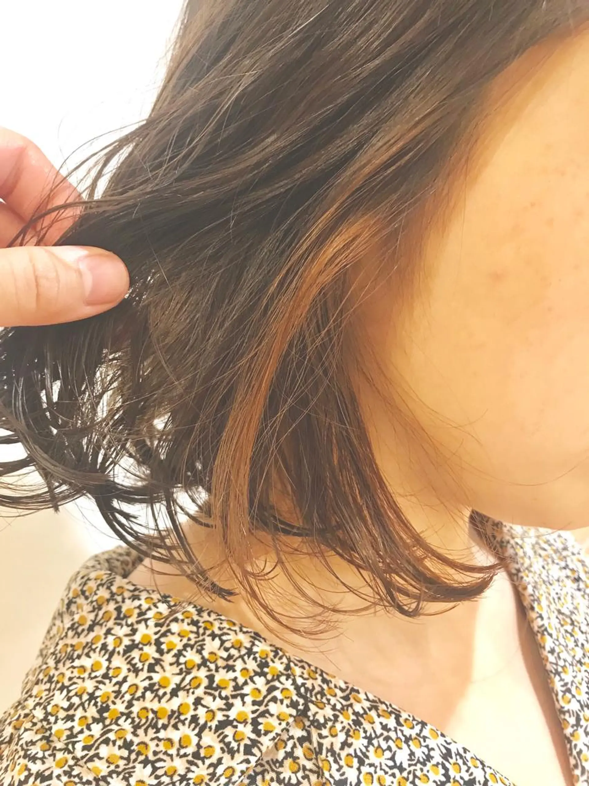 ミディアム カラー ブリーチ イヤリングカラー Neolive Cava 相模大野店所属・sola: neoliveのヘアスタイル