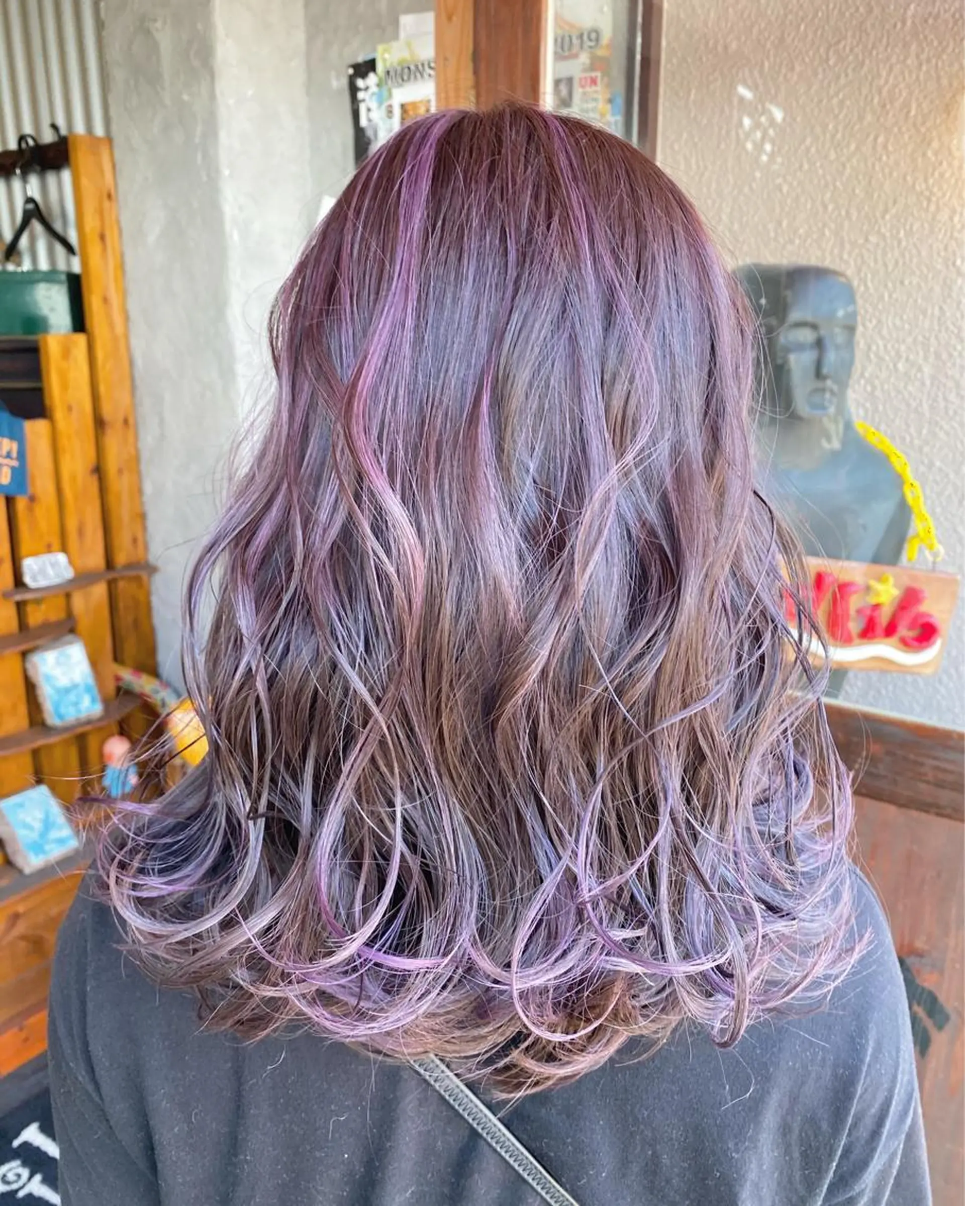 セミロング ピンクラベンダー ハイライト ヘアカラー トリートメント 玉木 育実のヘアスタイル