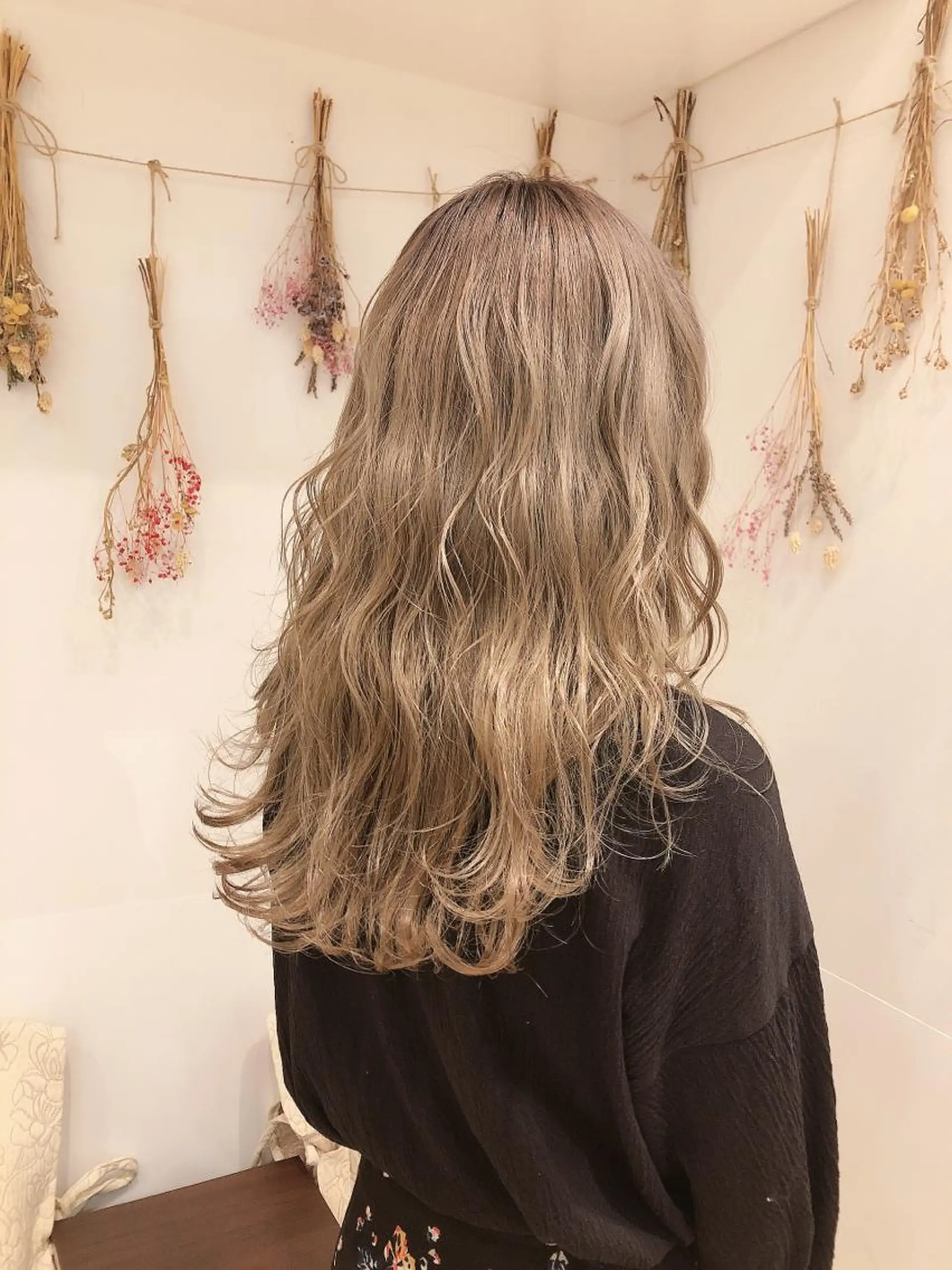 ロング カラー ベージュカラー ホワイトベージュ はだゆうき @hadadan08のヘアスタイル