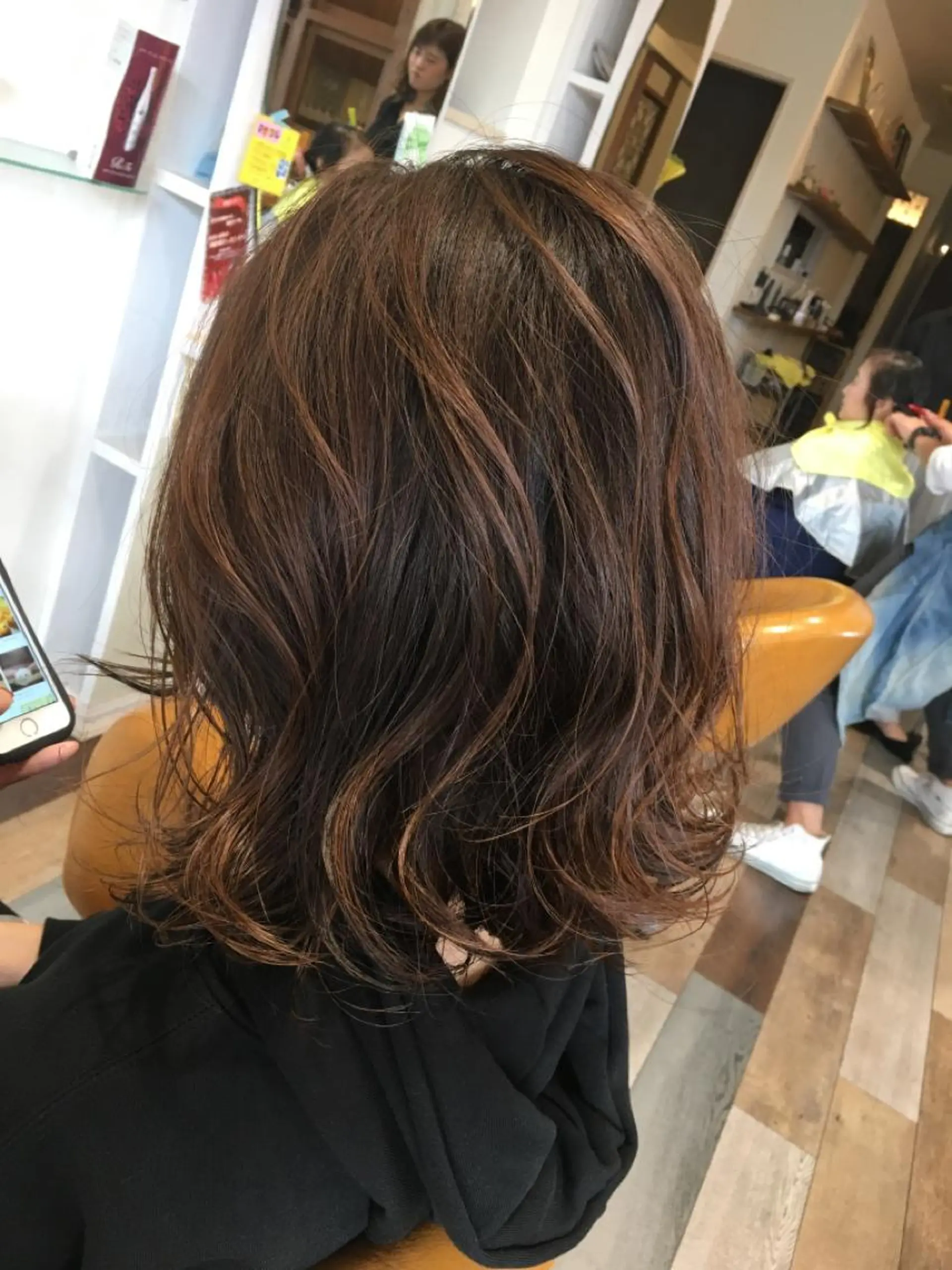 ミディアム カラー アディクシーカラー バレイヤージュ ブリーチ ケアブリーチ デザインカラー unpeu hair  二条所属・先着1名様限定 カット無料のヘアスタイル