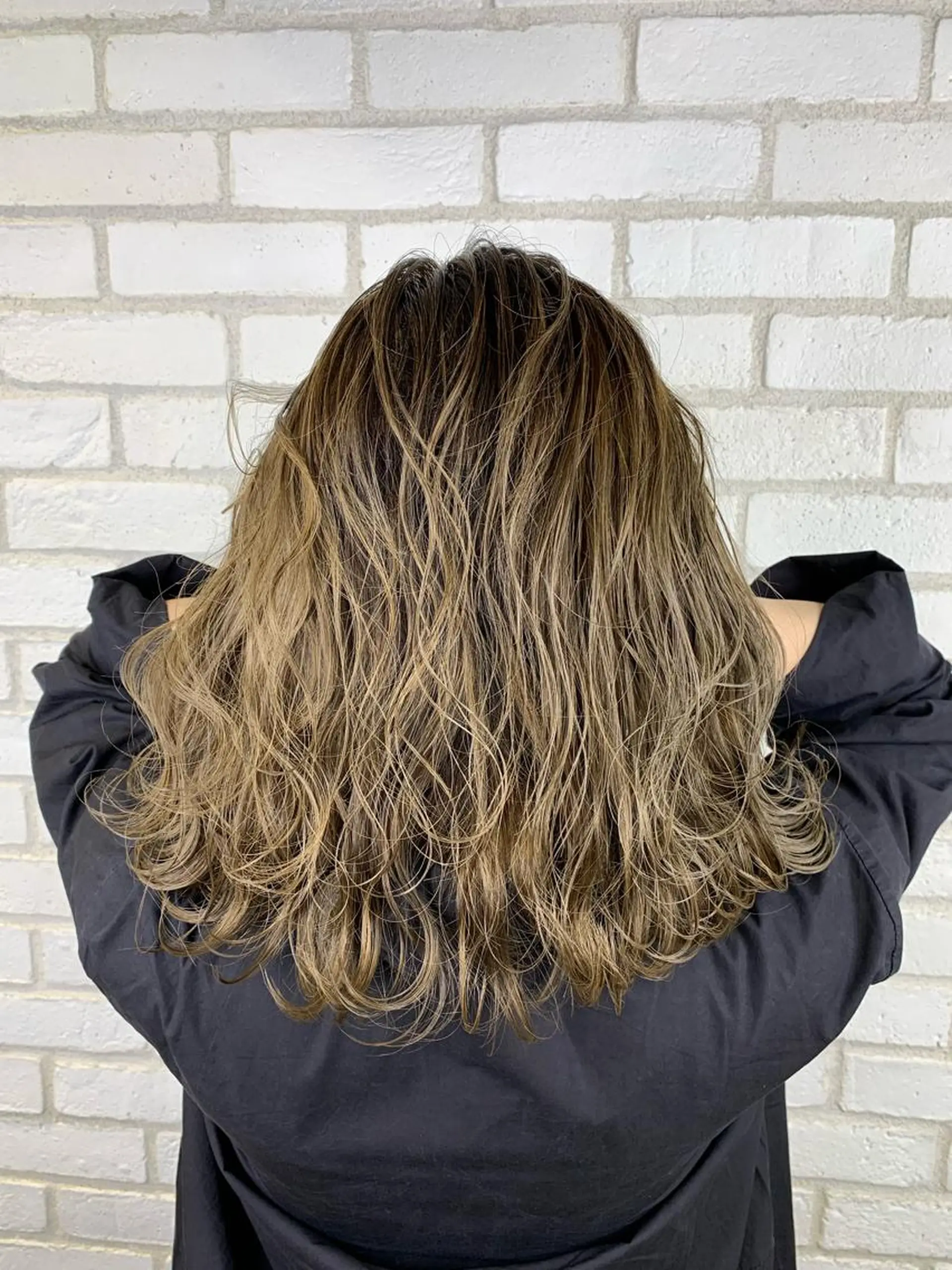 セミロング カラー ハイライトカラー ハイライト she2.shinjuku所属・顧客様専用予約 新規予約不可のヘアスタイル