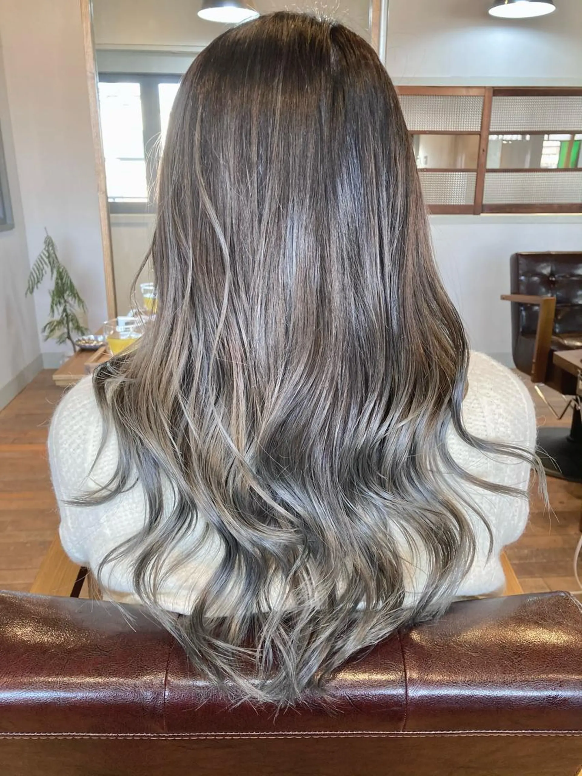 ロング レイヤーカット タカツド ユウキのヘアスタイル