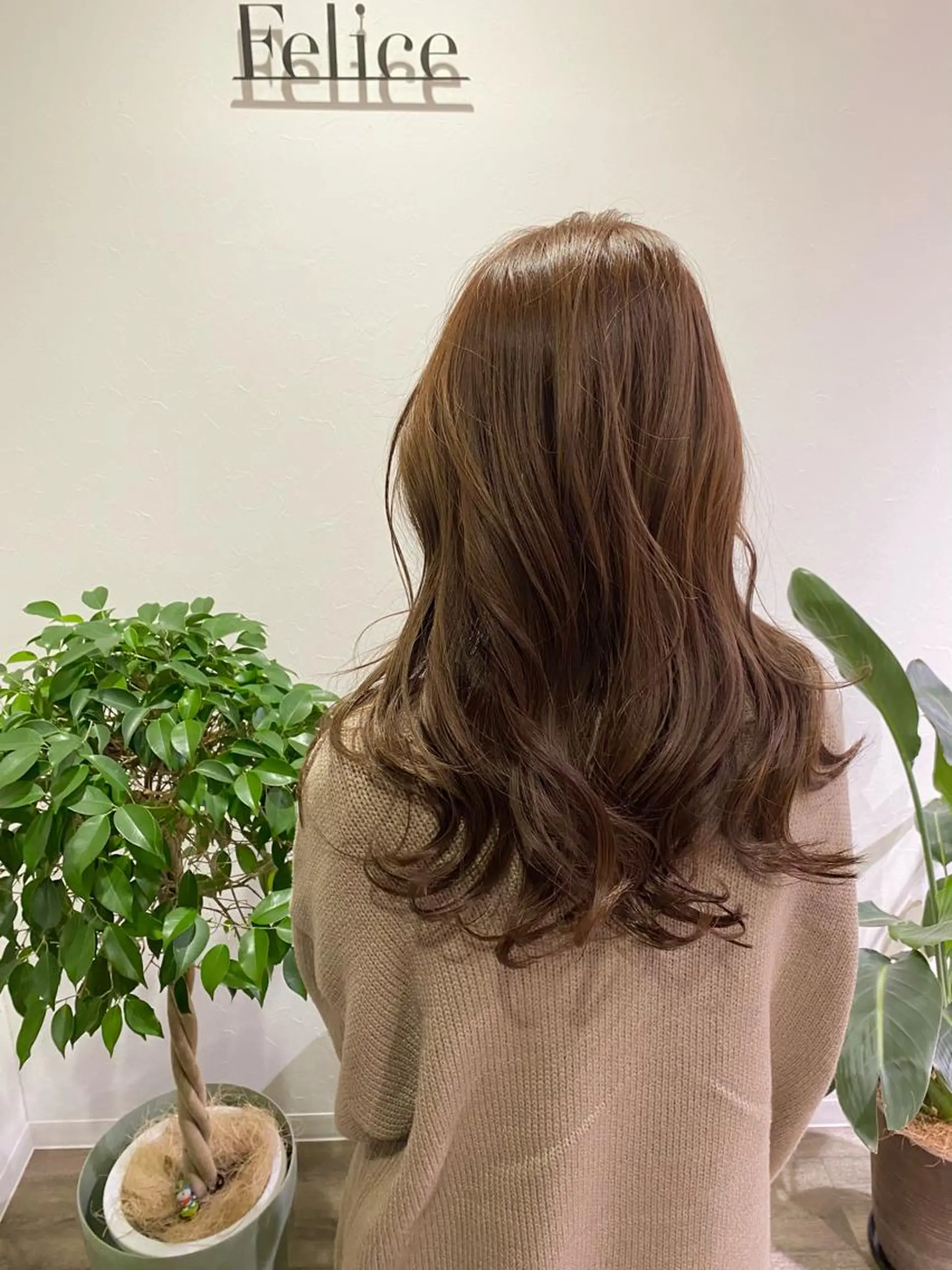 セミロング カット ヘアカラー パーマ 粕川 達哉のヘアスタイル