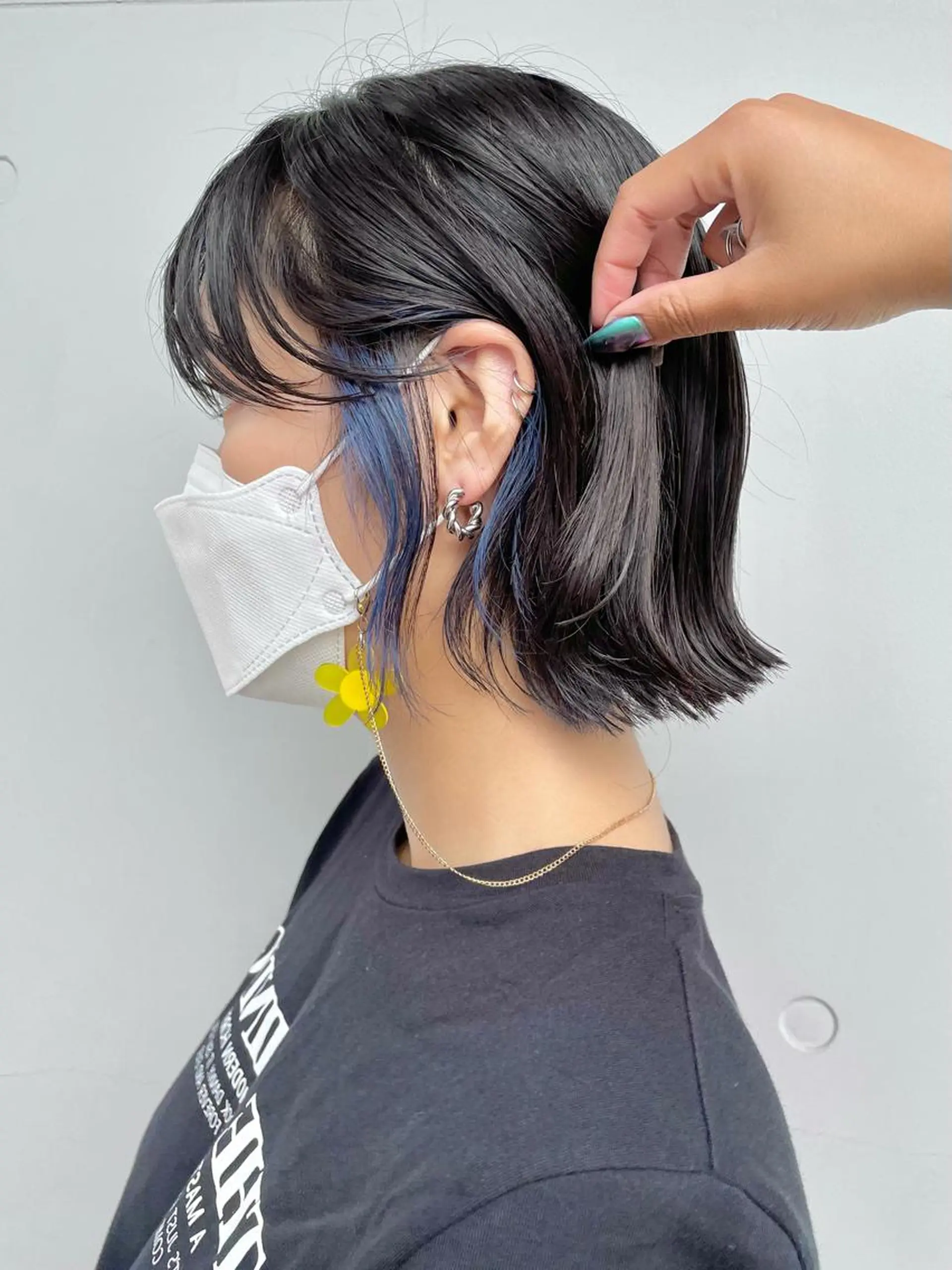 ショート カラー アディクシーカラー ブリーチ ブルーカラー ケアブリーチ ダブルカラー カット ヘアカラー トリートメント もにか🌞原宿/渋谷 🌝ブリーチカラーのヘアスタイル