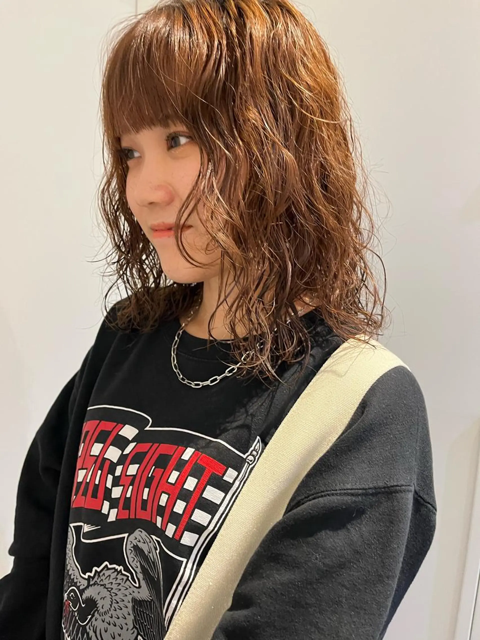 ミディアム KOCHAB 中村穂風のヘアスタイル