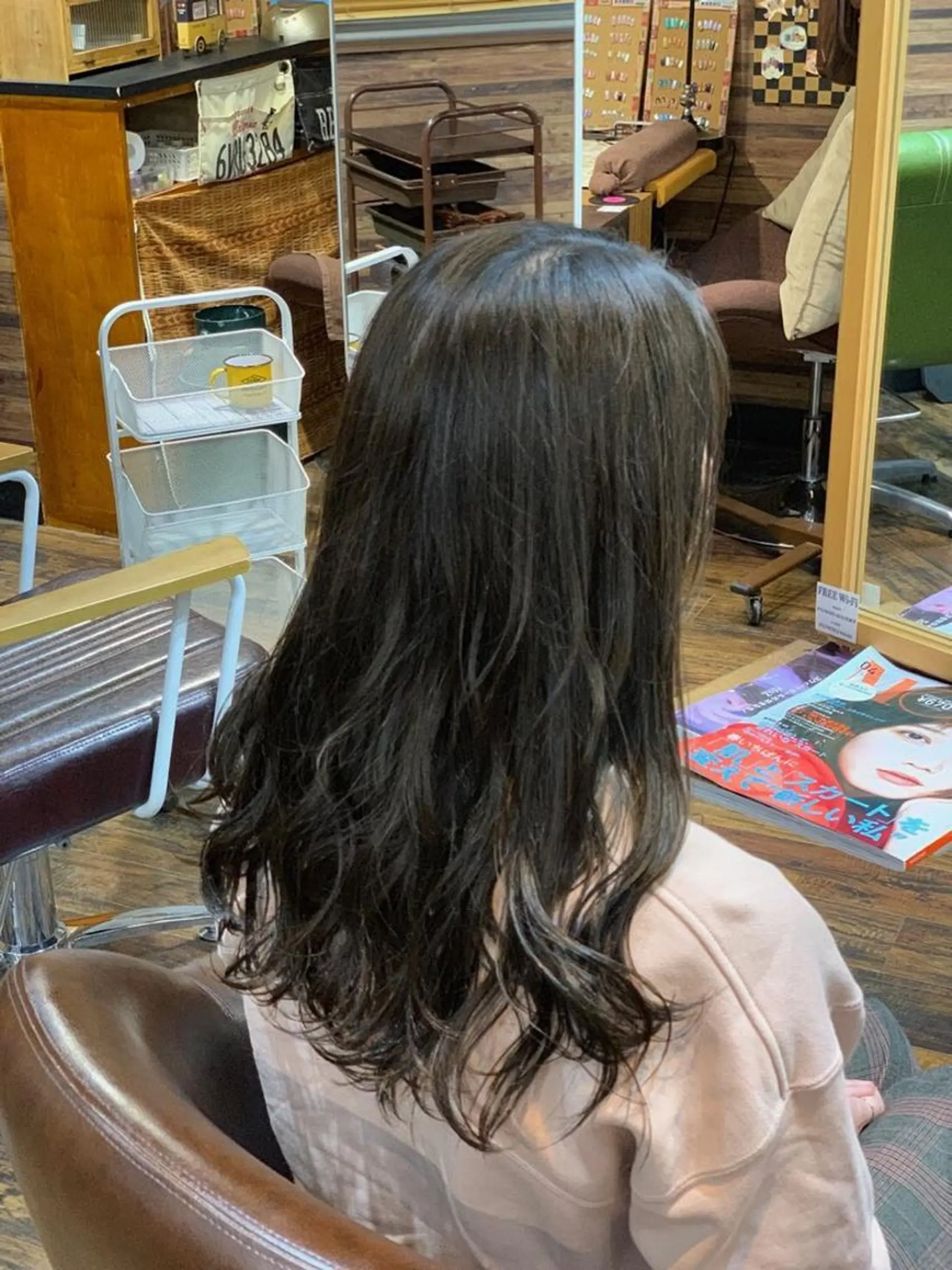 ロング カラー ＦＵＮＩＣ ファニックのヘアスタイル