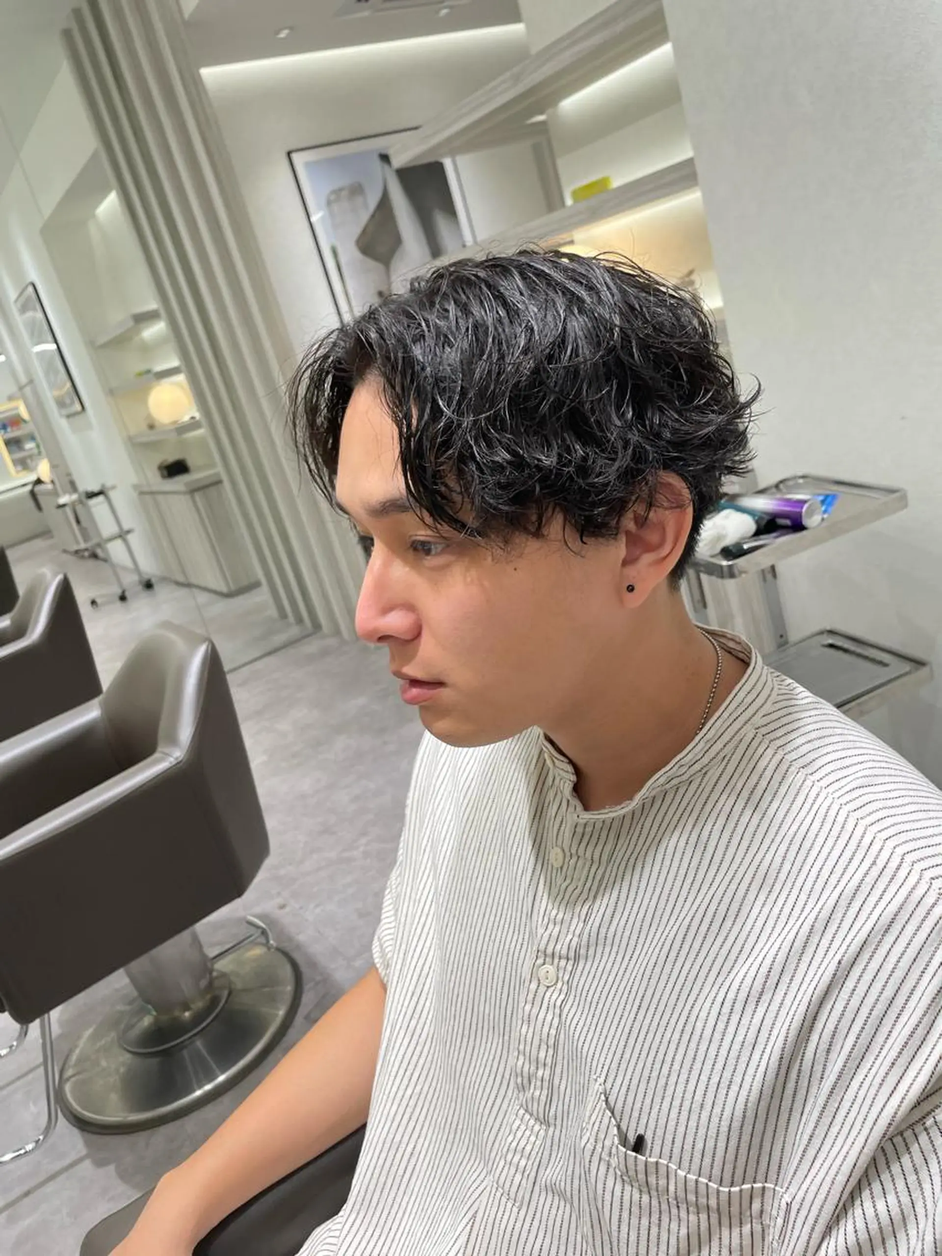 ショート パーマ メンズ センターパート カット パーマ メンズ特化店長✨ 9/13空◎岡本一真のヘアスタイル