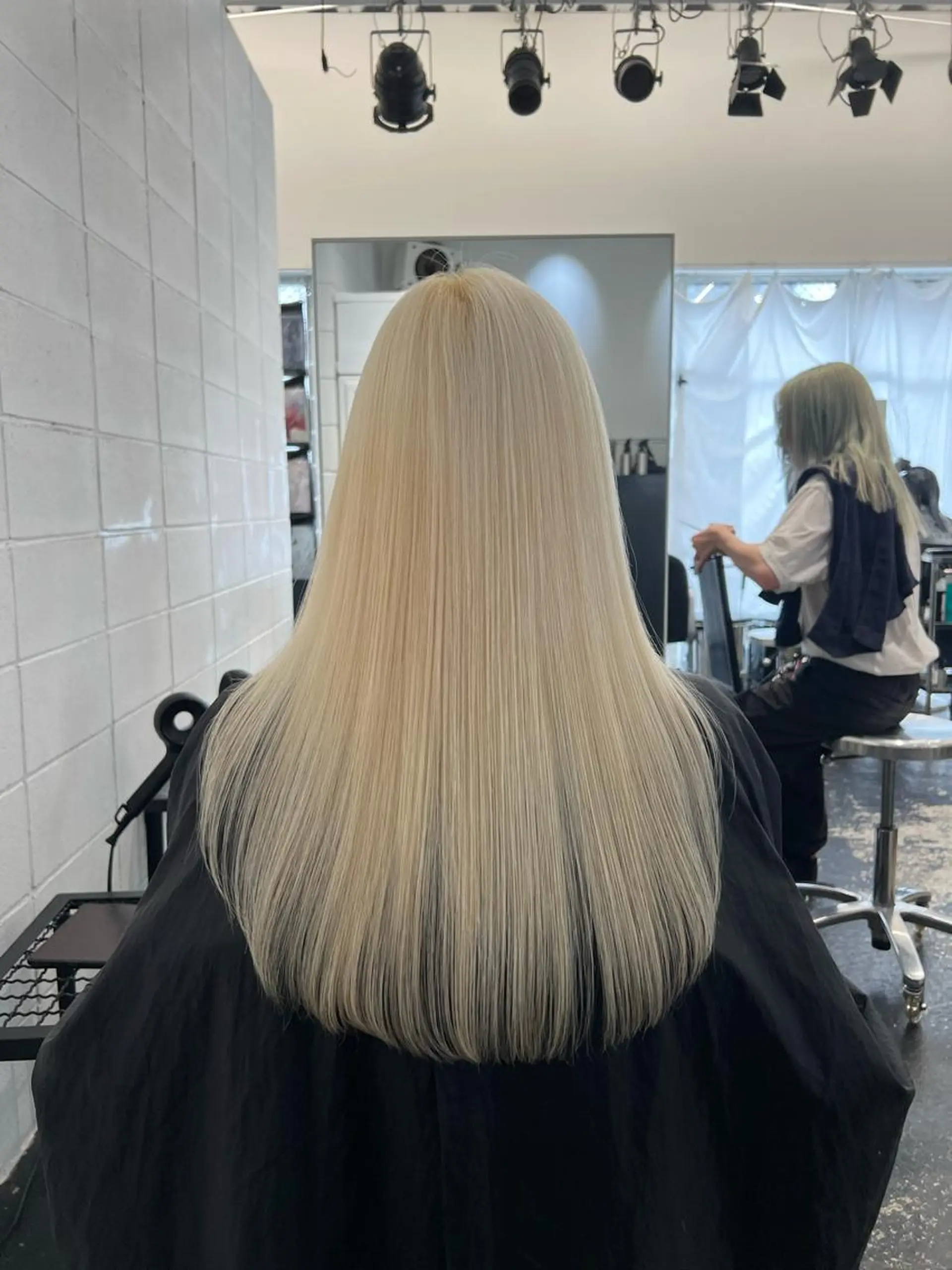 ロング カラー アッシュ アッシュブラウン アッシュグレー ミストバング ベージュカラー ヘアカラー トリートメント RYUEI メンズカット/パーマのヘアスタイル