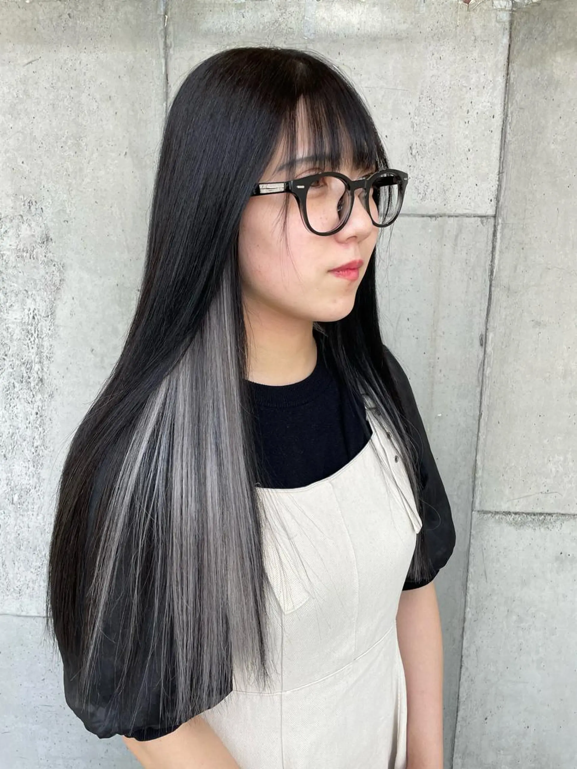 ロング 大内 志穂のヘアスタイル