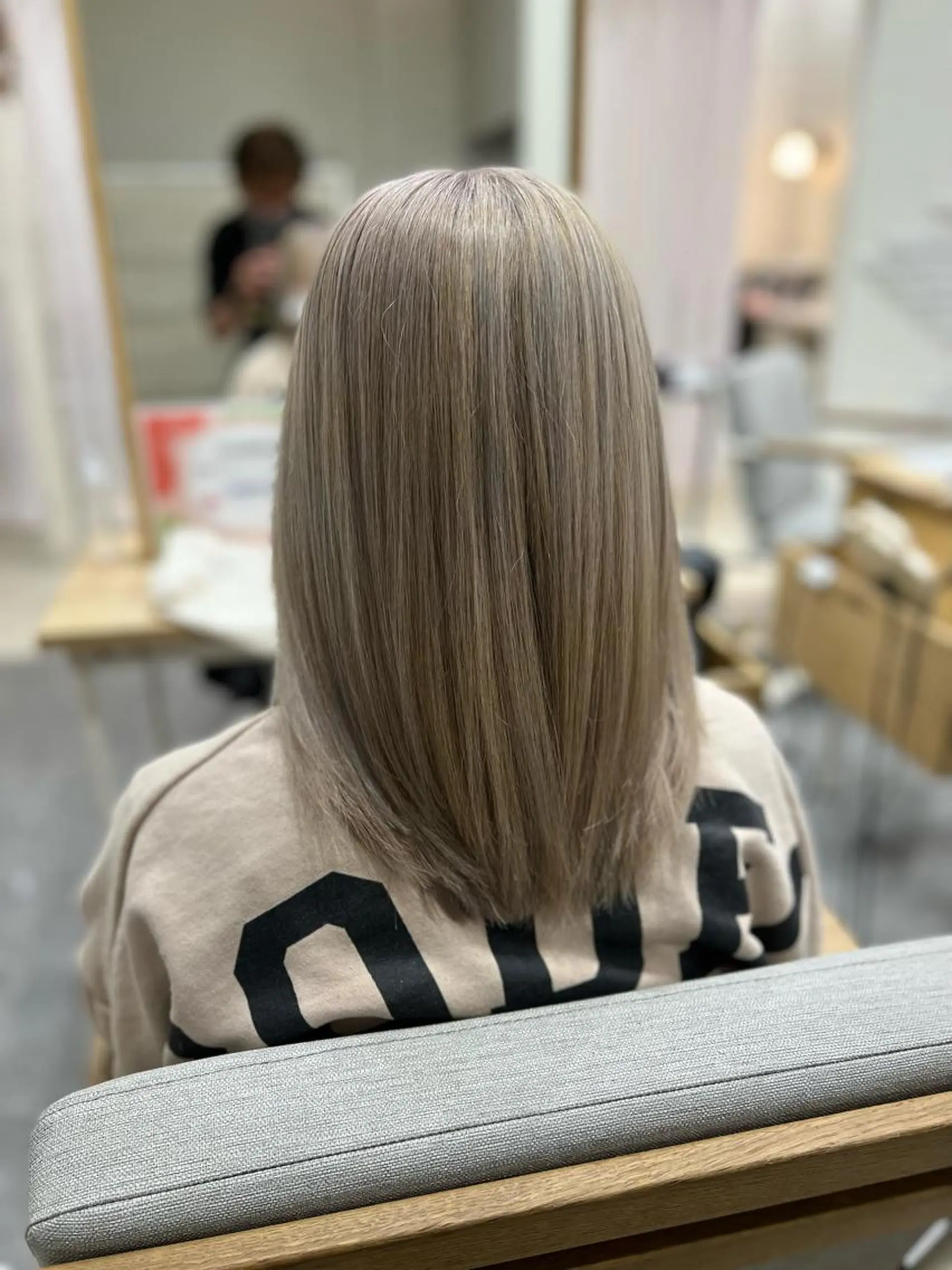 セミロング カラー ブリーチ 透明感カラー ヘアカラー オーガニック/白髪 ぼかし/斎藤相慶のヘアスタイル