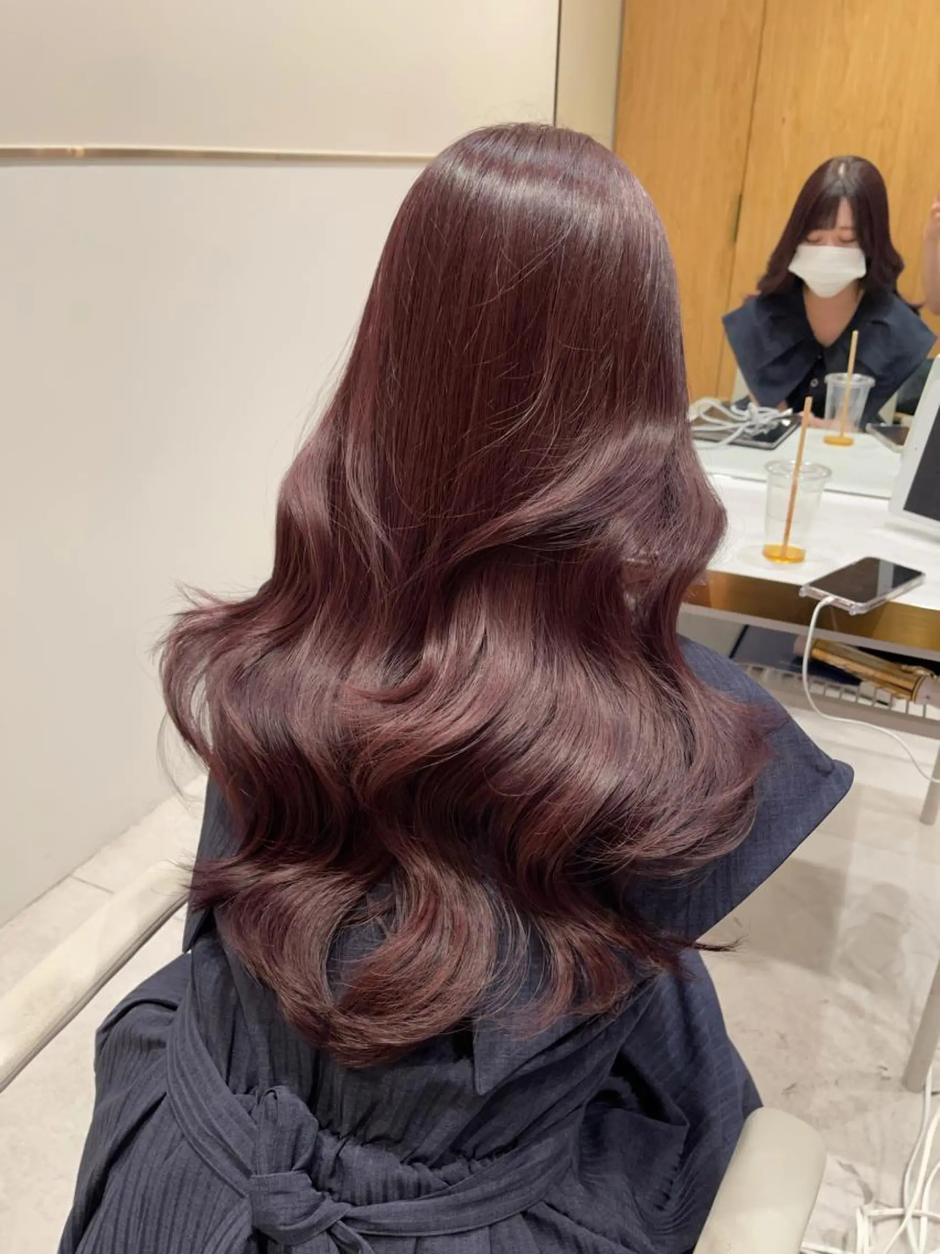 ロング くびれヘア レイヤーカット 似合わせカット 小顔カット カット ヘアカラー トリートメント ボブパーマ ウルフパーマのヘアスタイル