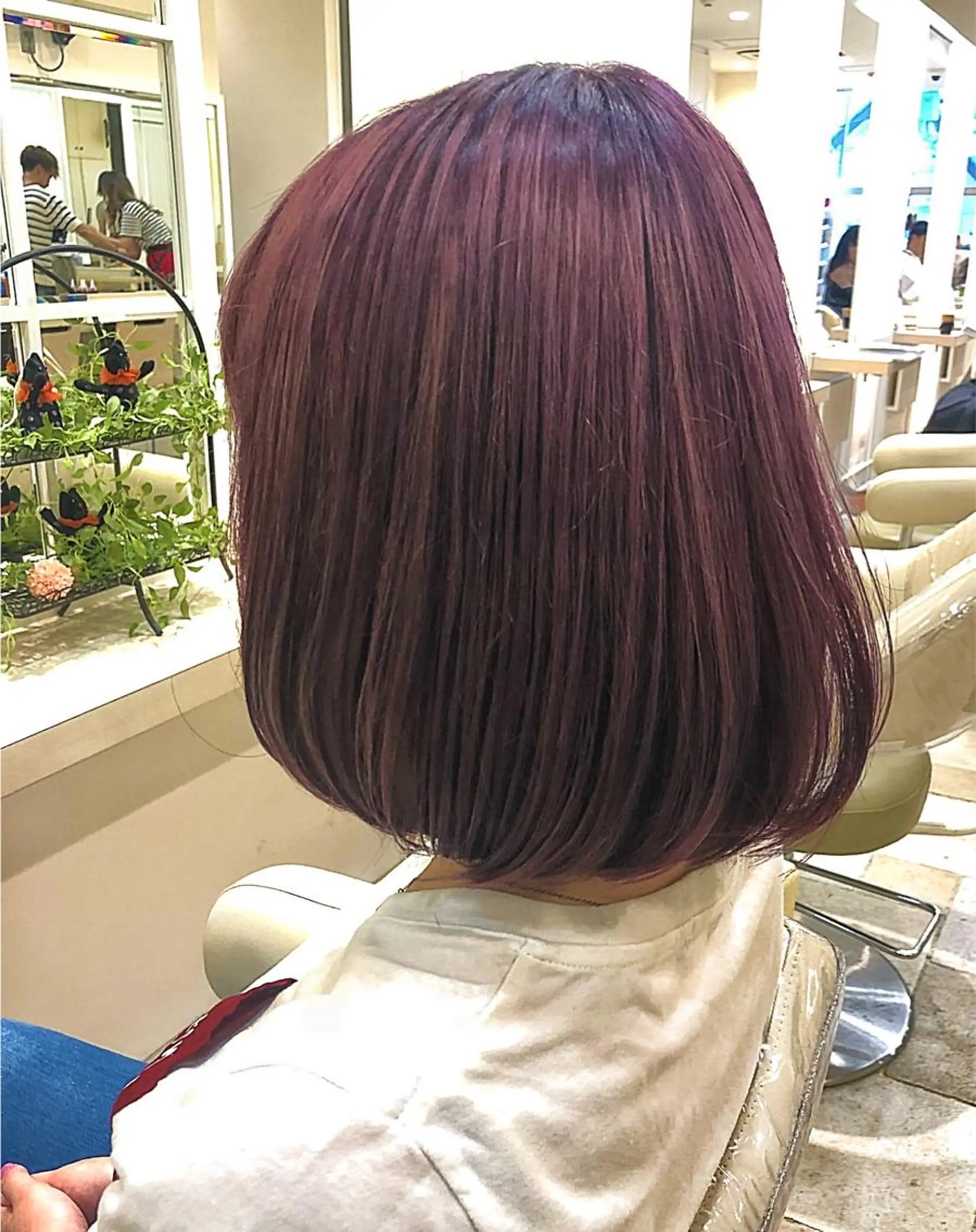 ショート カラー ブリーチ ピンクカラー バイオレットカラー 須賀 一美のヘアスタイル