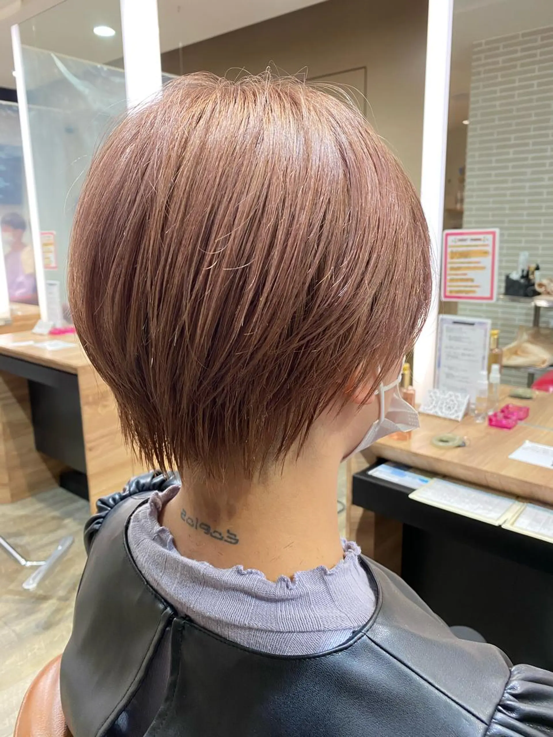 ショート ケリーズグリーン所属・ボブ/艶ハイトーン 森田/嵩士のヘアスタイル