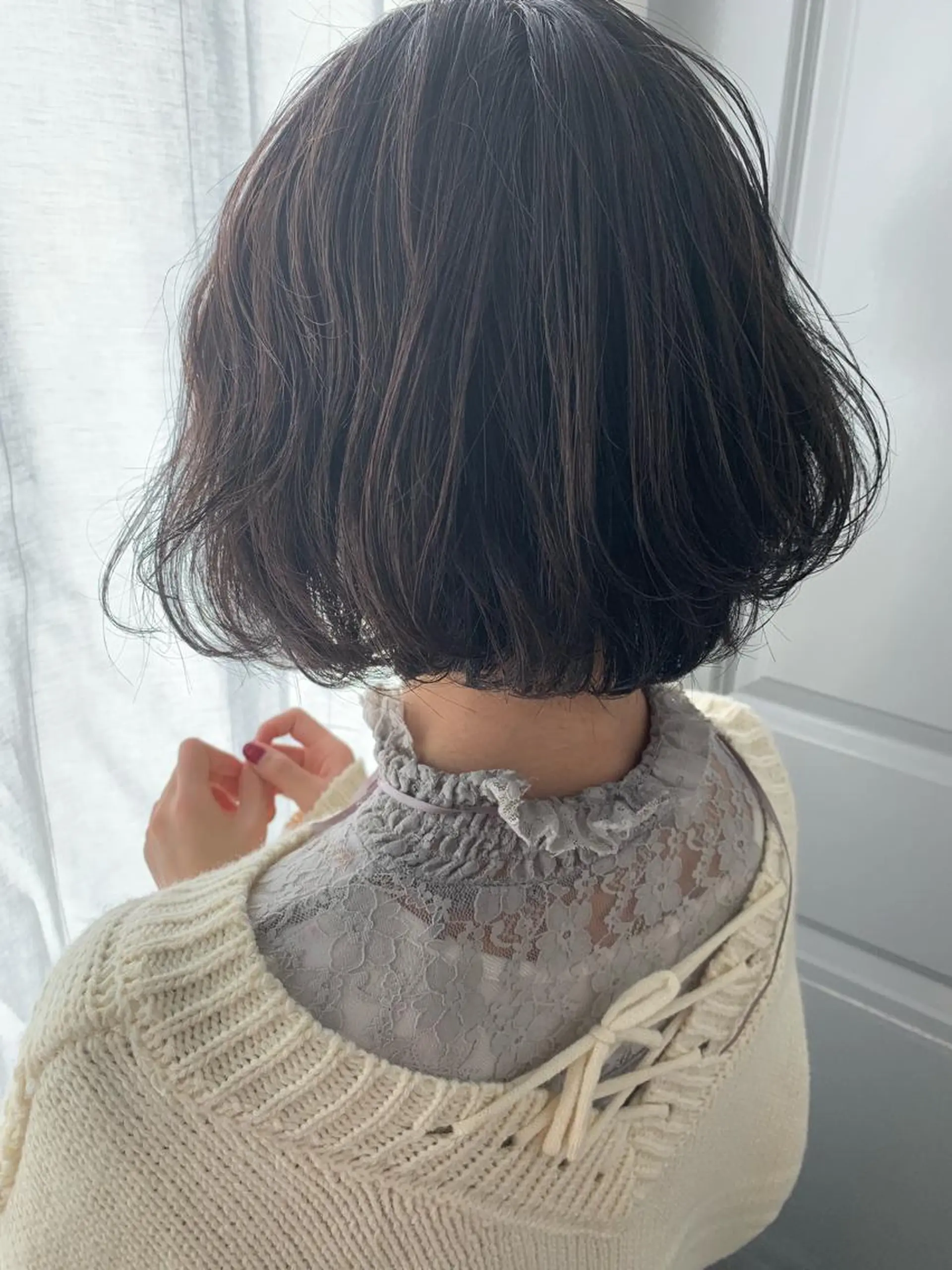 ミディアム カラー ブリーチ グレージュ アイスグレージュ ブリーチなしカラー 古賀 侑磨のヘアスタイル