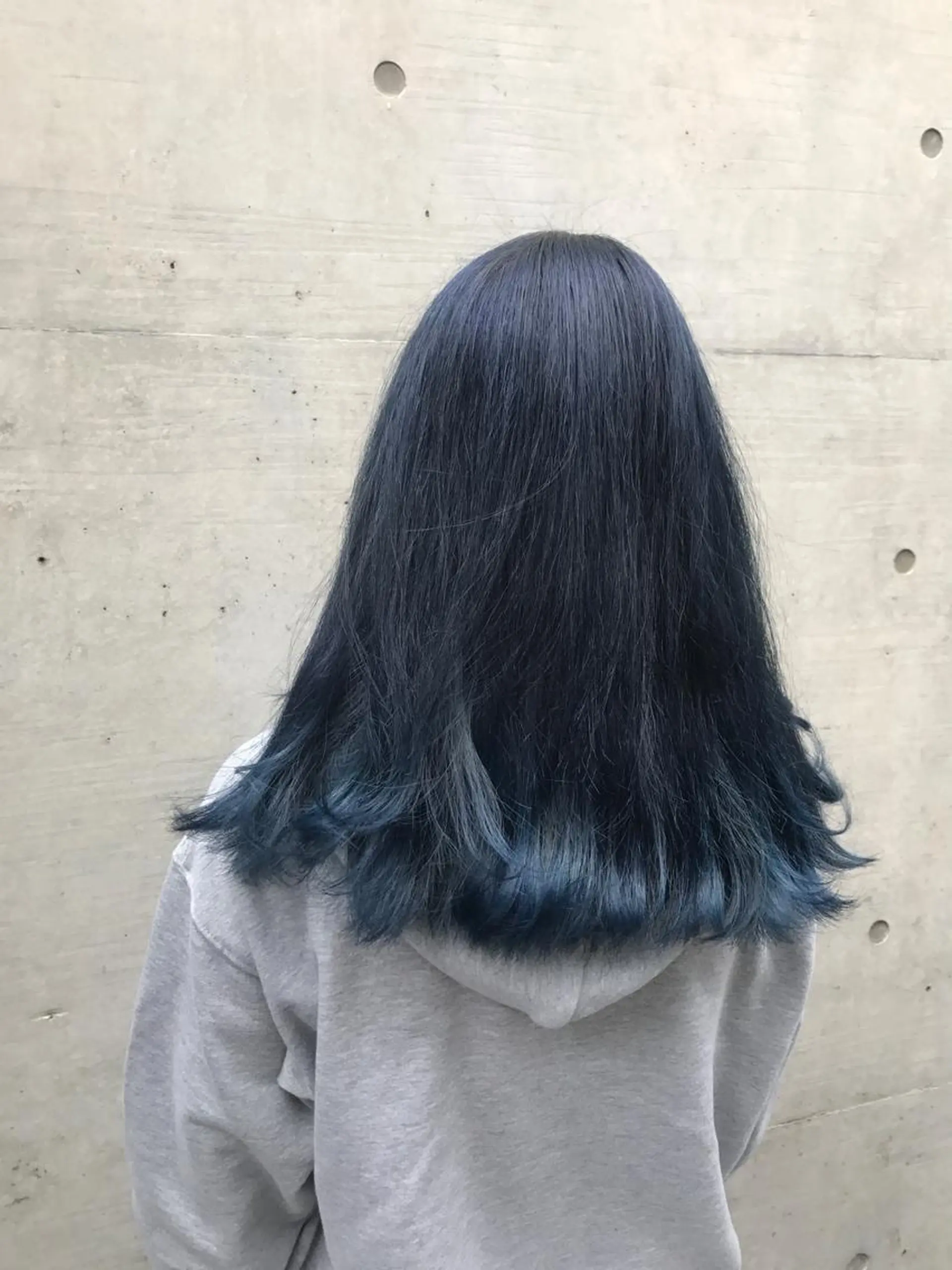 セミロング カラー ブリーチ ネイビーカラー ていねい技術No.1 🌈諏訪 健太のヘアスタイル