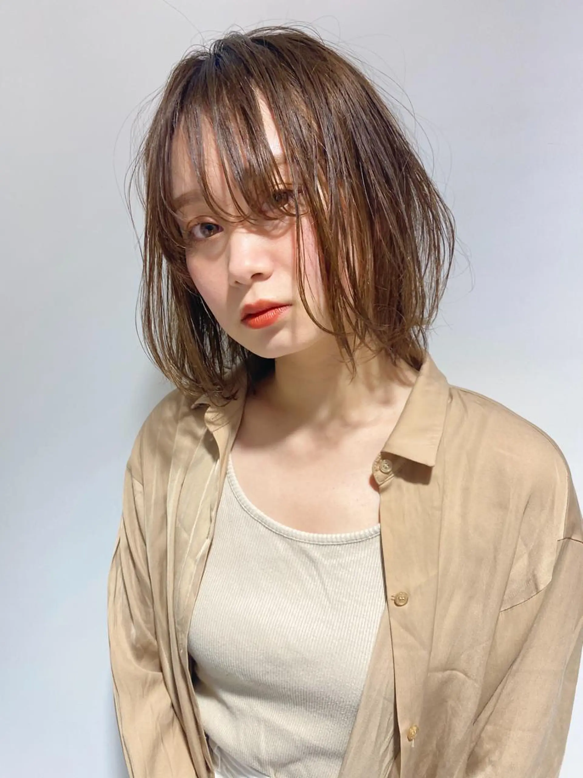ミディアム カラー 内田 衣海のヘアスタイル