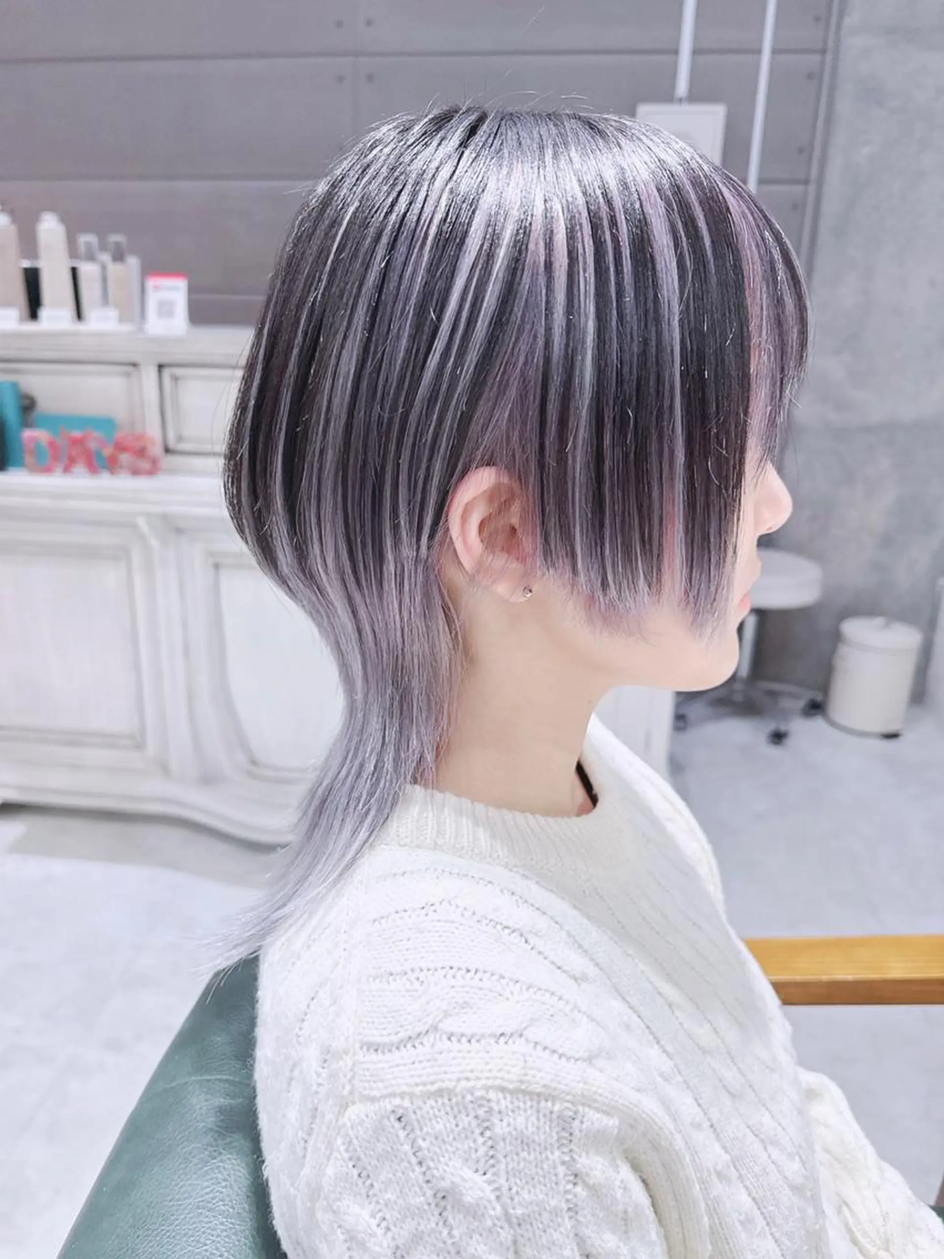 ショート ヘアアレンジ カラー インナーカラー ラベンダーカラー シルバー 𝐑𝐈𝐍𝐊𝐀 🐷🖤のヘアスタイル