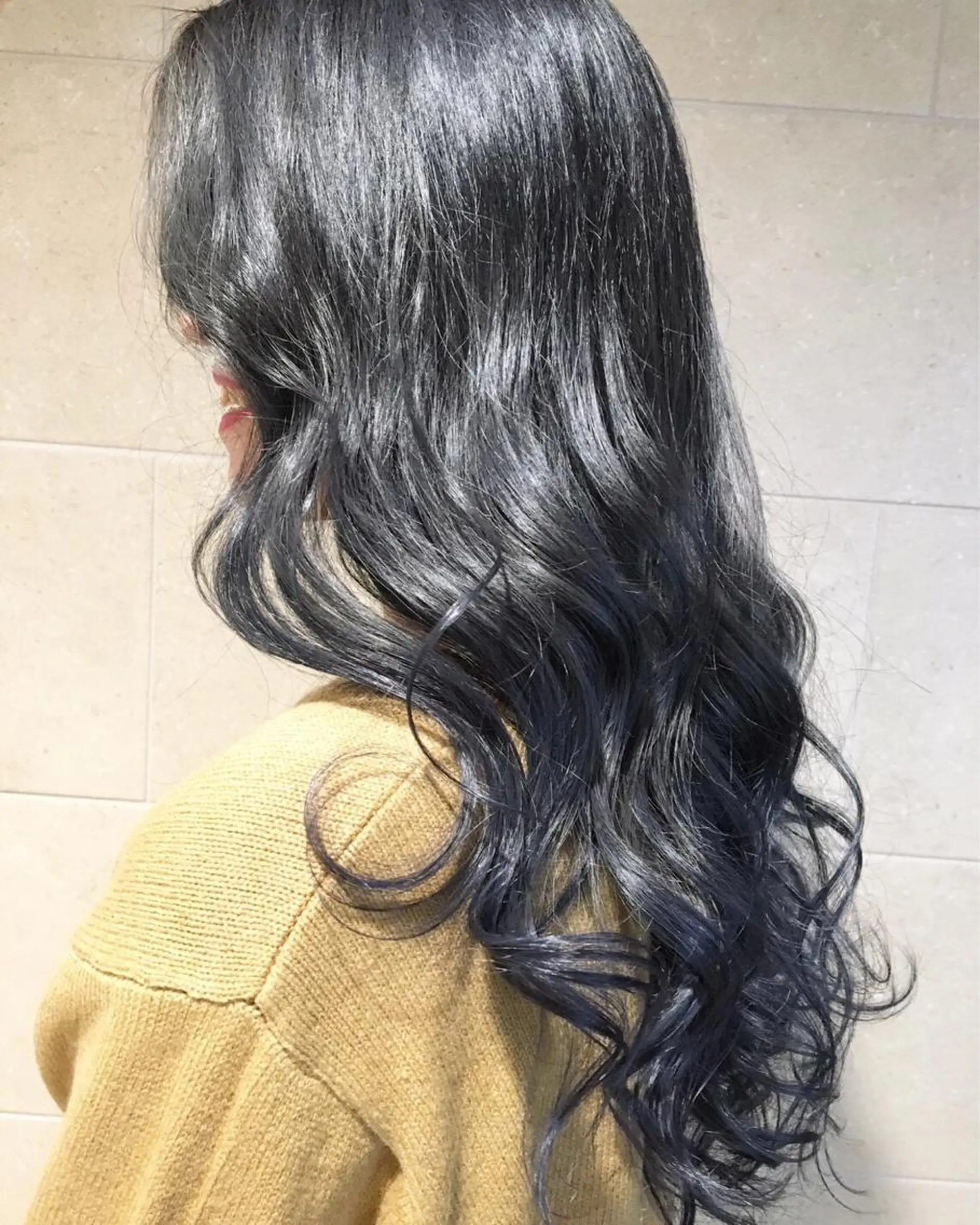 ロング カラー ブリーチ ブルーカラー ブルージュ グラデーションカラー ハイライトカラー カット ヘアカラー VOICE hair所属・レイヤーカット 川田くるみのヘアスタイル