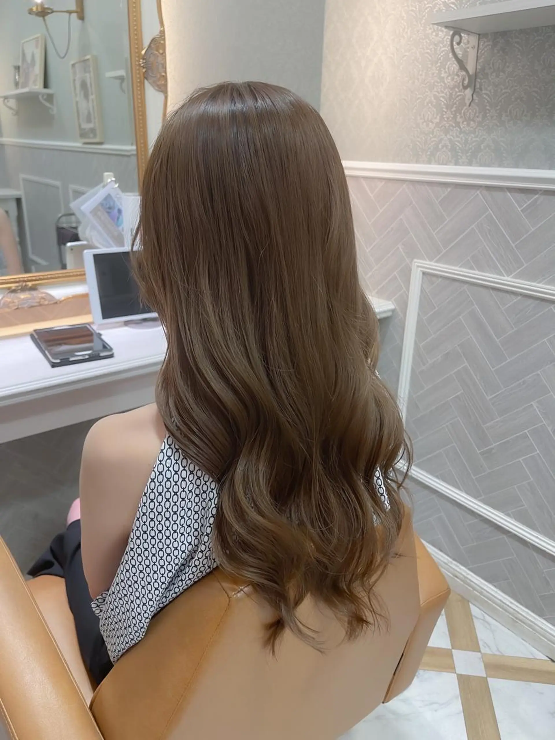 ロング カラー ブリーチ デザインカラー ハイライトカラー ハイライト カット ヘアカラー トリートメント 佐々木 シホミのヘアスタイル