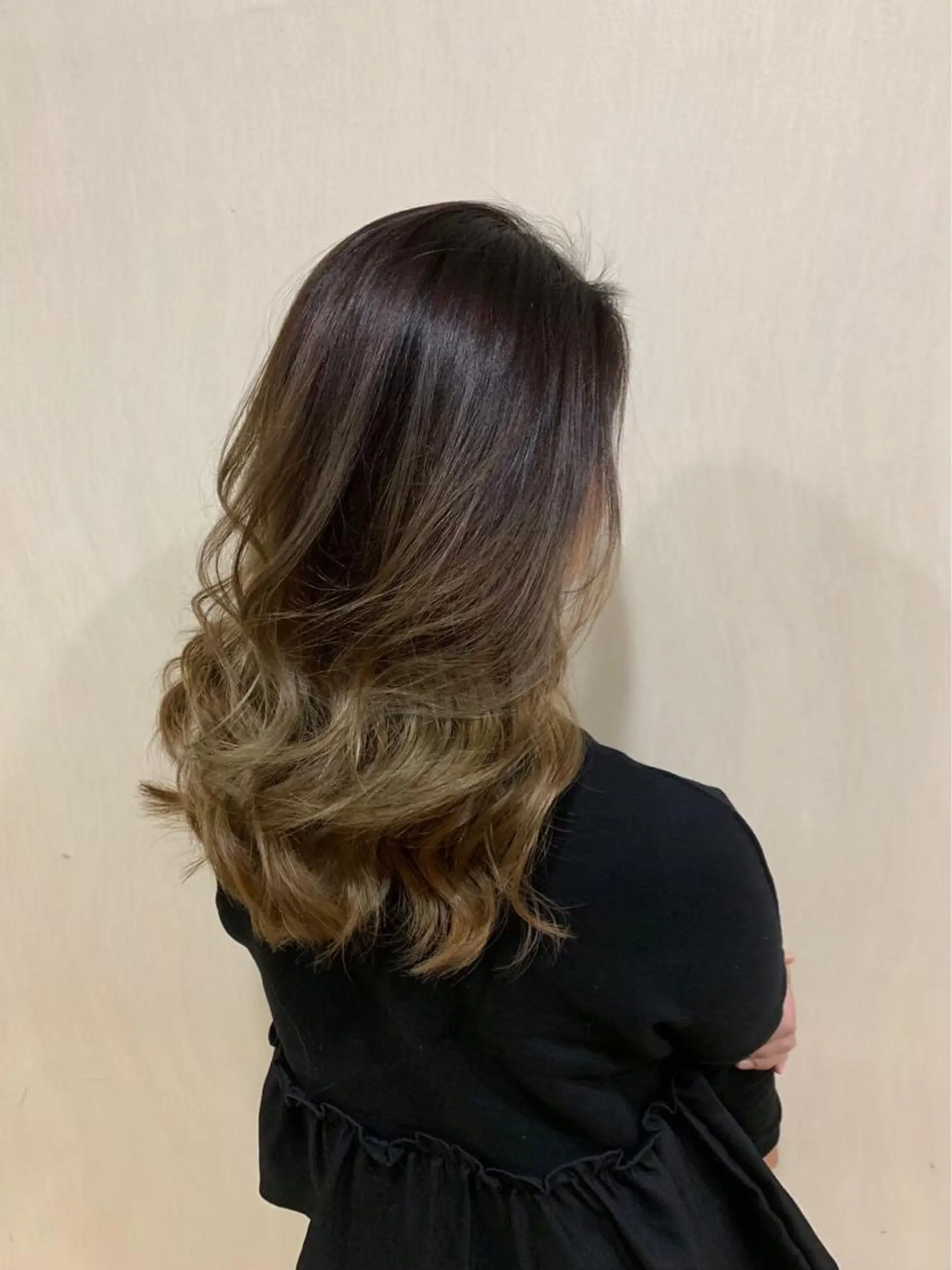 ロング カラー ヘアカラー トリートメント LEVIJU なつみのヘアスタイル