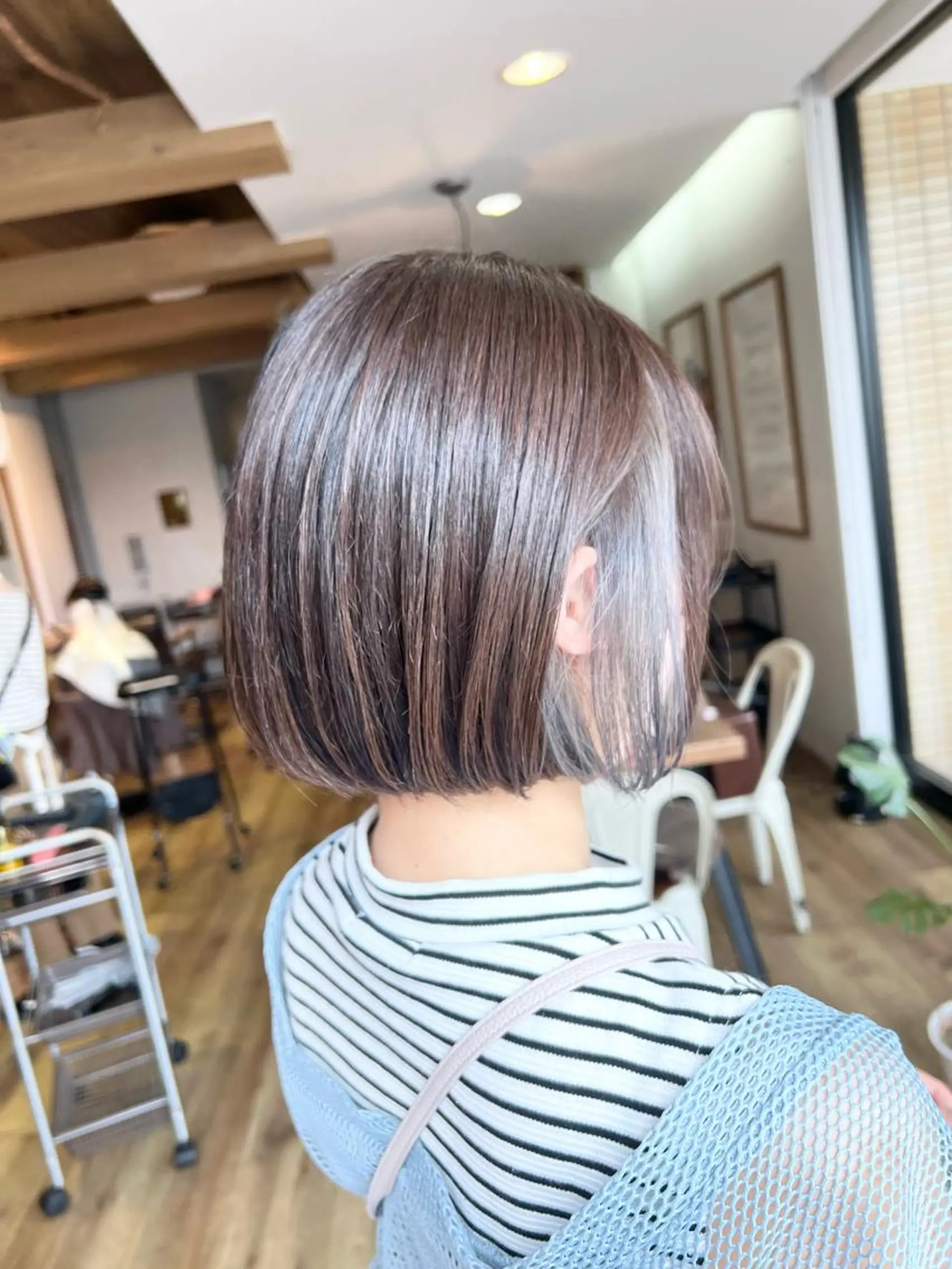 ショート カラー アッシュ ブリーチ ヘアカラー トリートメント 堀 望美のヘアスタイル