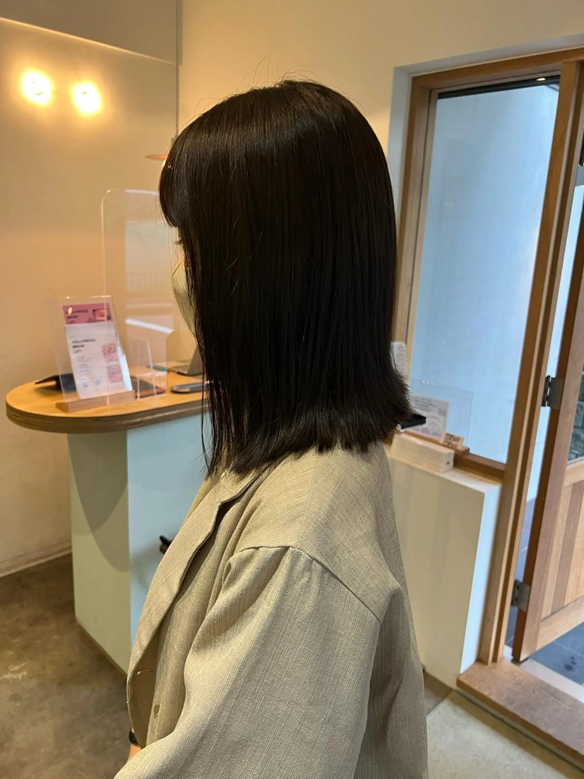 ミディアム カット ヘアカラー 縮毛矯正 ミディアムパーマ /癖毛パーマのヘアスタイル