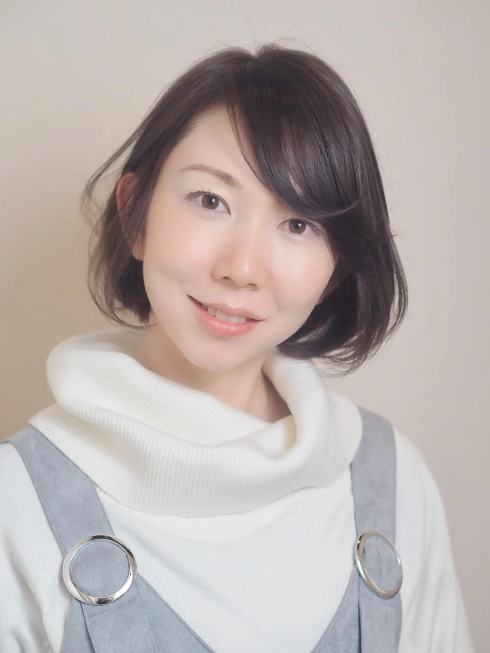 ショート カラー ショートボブ グレージュ ボブ ショートヘア カット ヘアカラー トリートメント GLOSSY所属・坂本 直樹のヘアスタイル