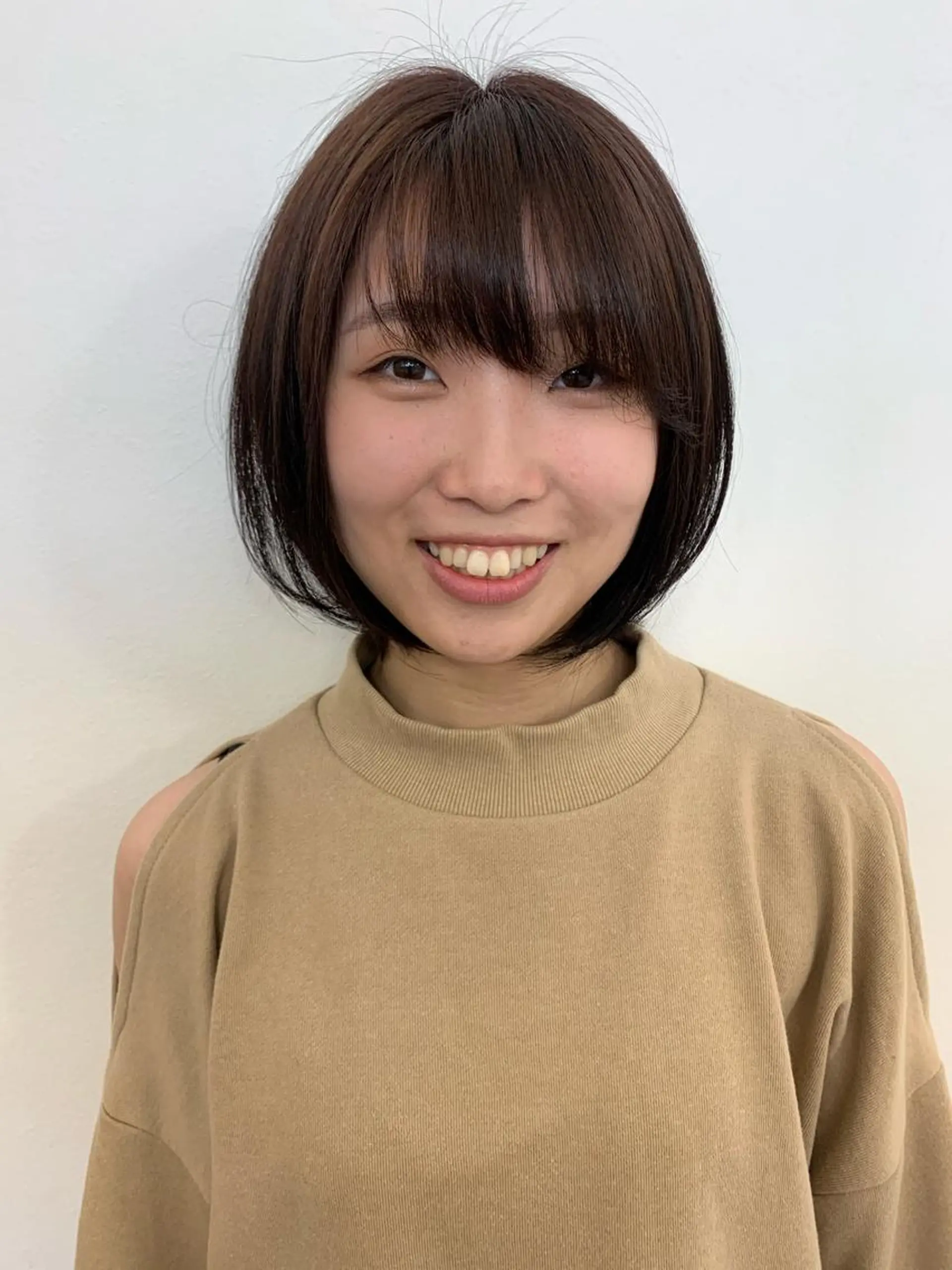 ショート カラー ネイル パープルカラー ボブ パープル 高橋 春菜のヘアスタイル
