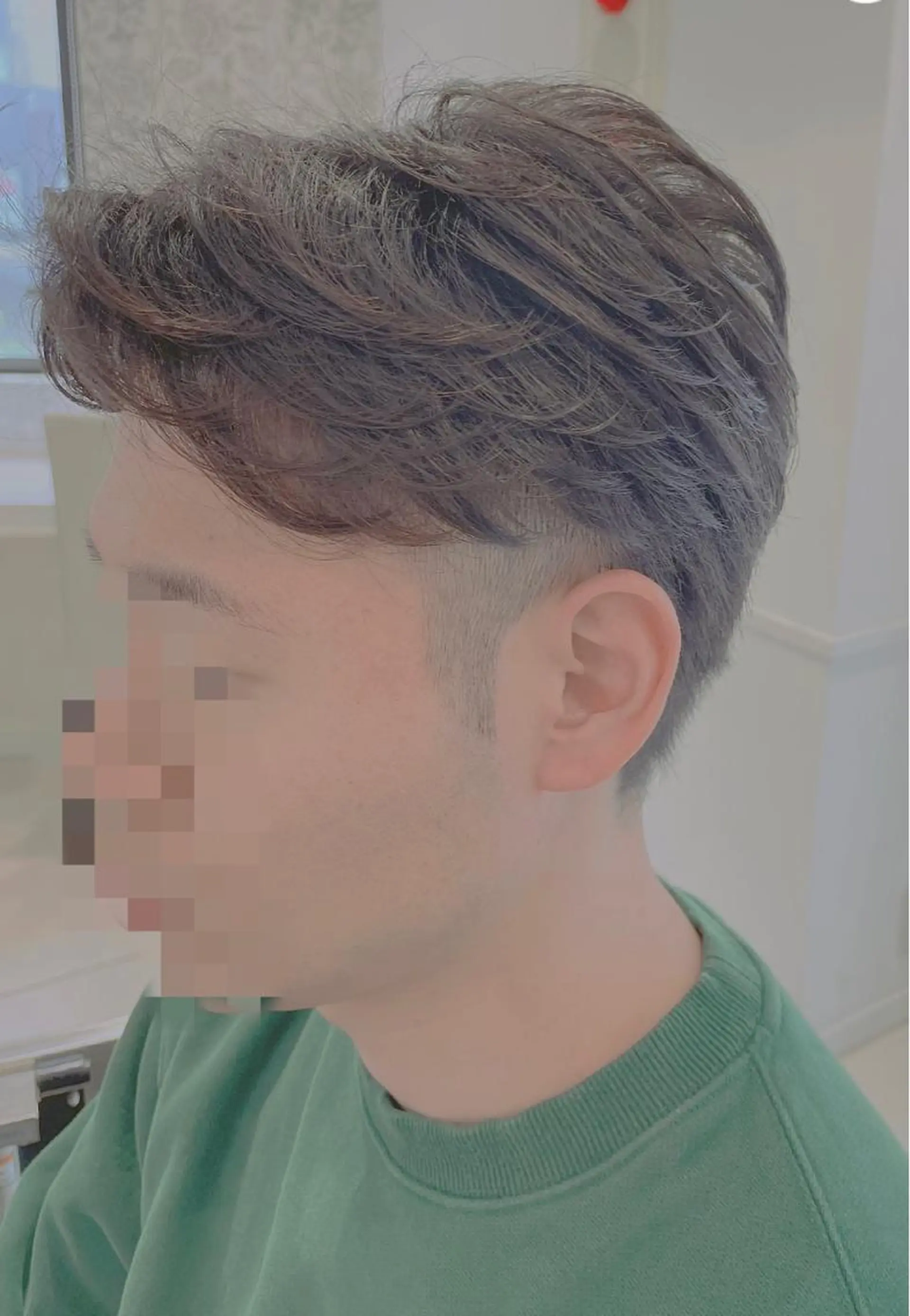 パーマ メンズ センターパート カルマパーマ メンズパーマ 曲がる縮毛矯正 川島爽楽のヘアスタイル