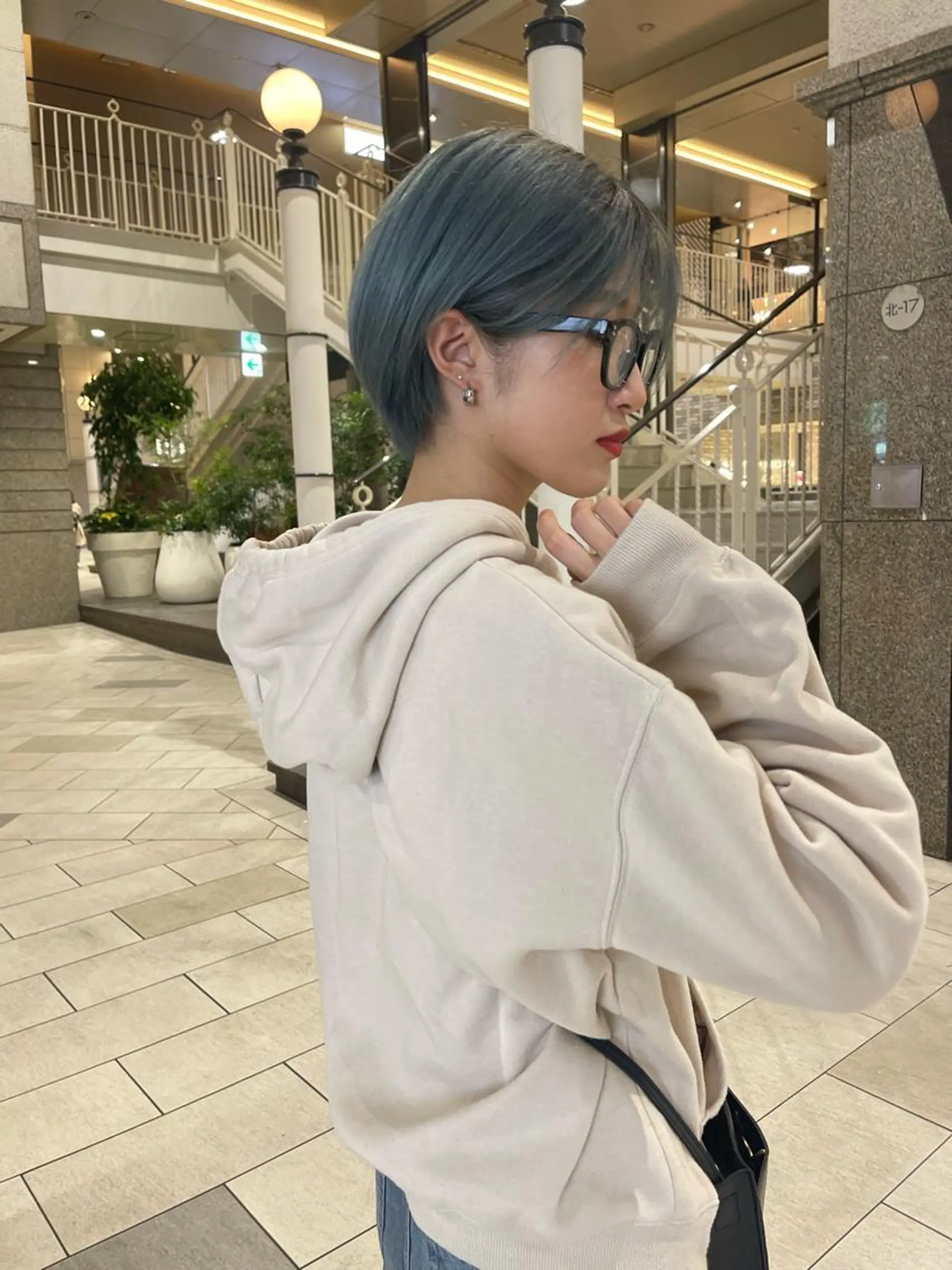 ショート ヘアカラー SALOWIN梅田茶屋町North店所属・福山 晴香のヘアスタイル