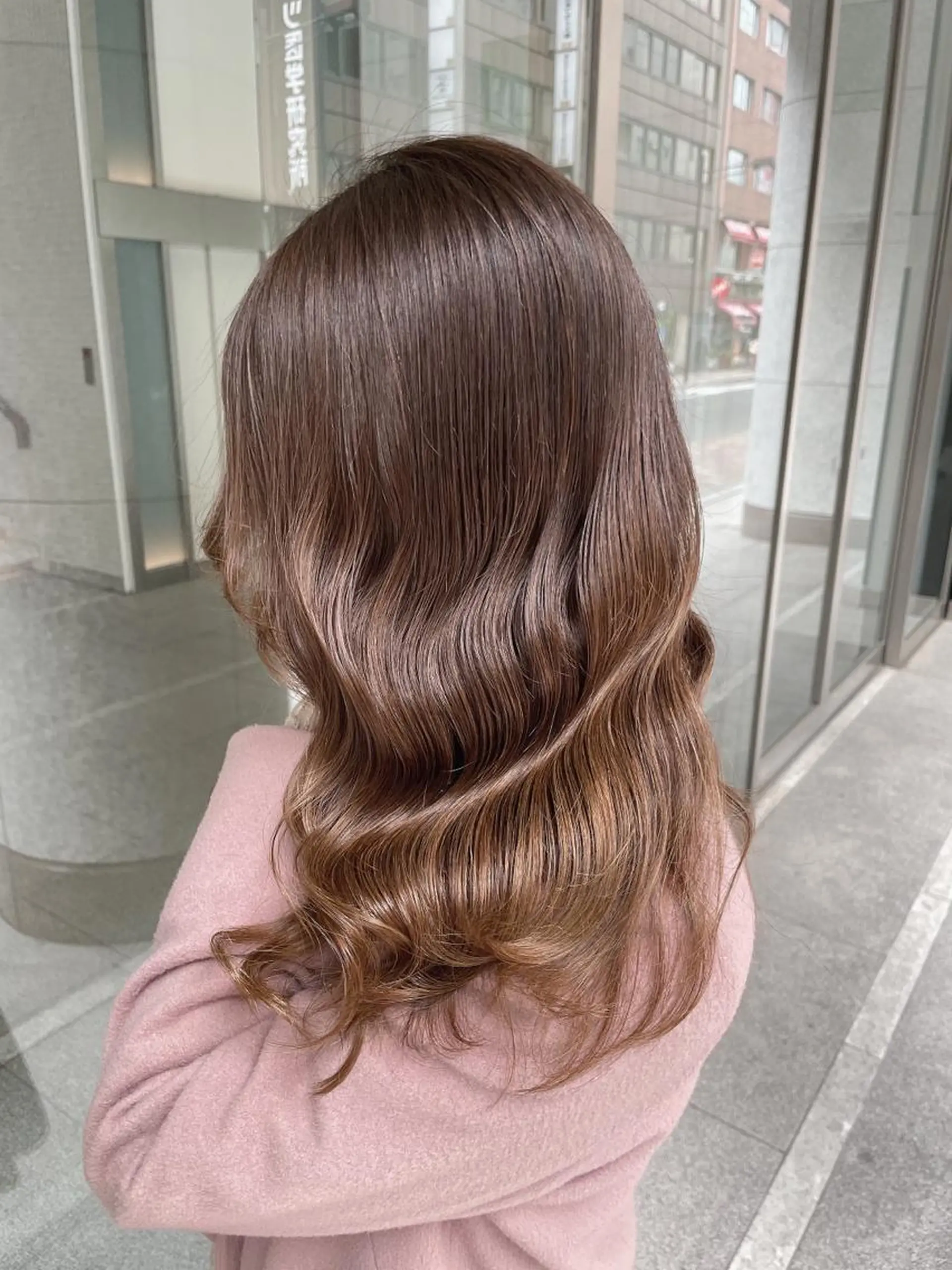 セミロング カラー 美髪美容師 くぼた店長🫧のヘアスタイル