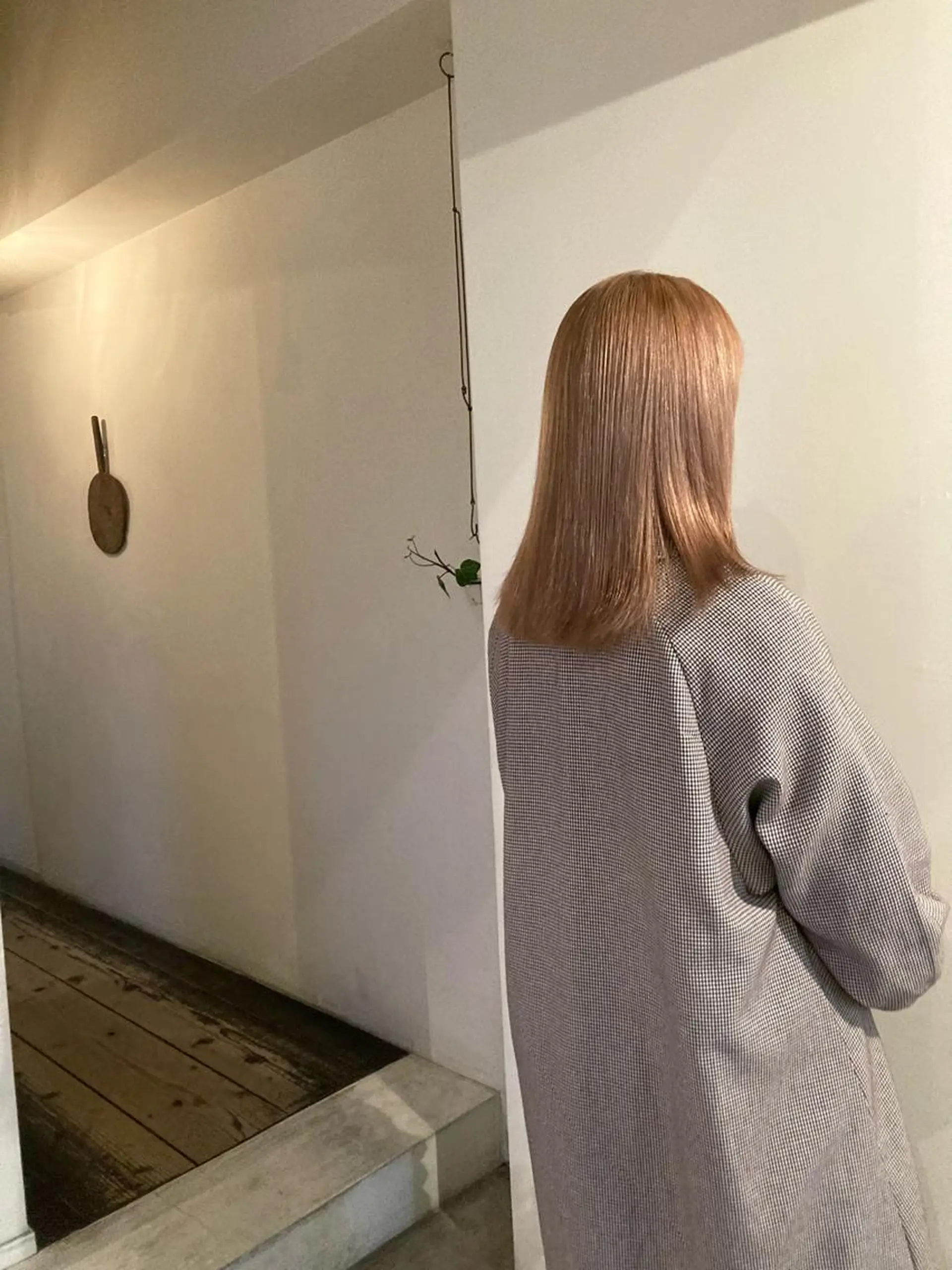 ロング カラー ベージュカラー ホワイトベージュ 前川 華恋 / room3のヘアスタイル