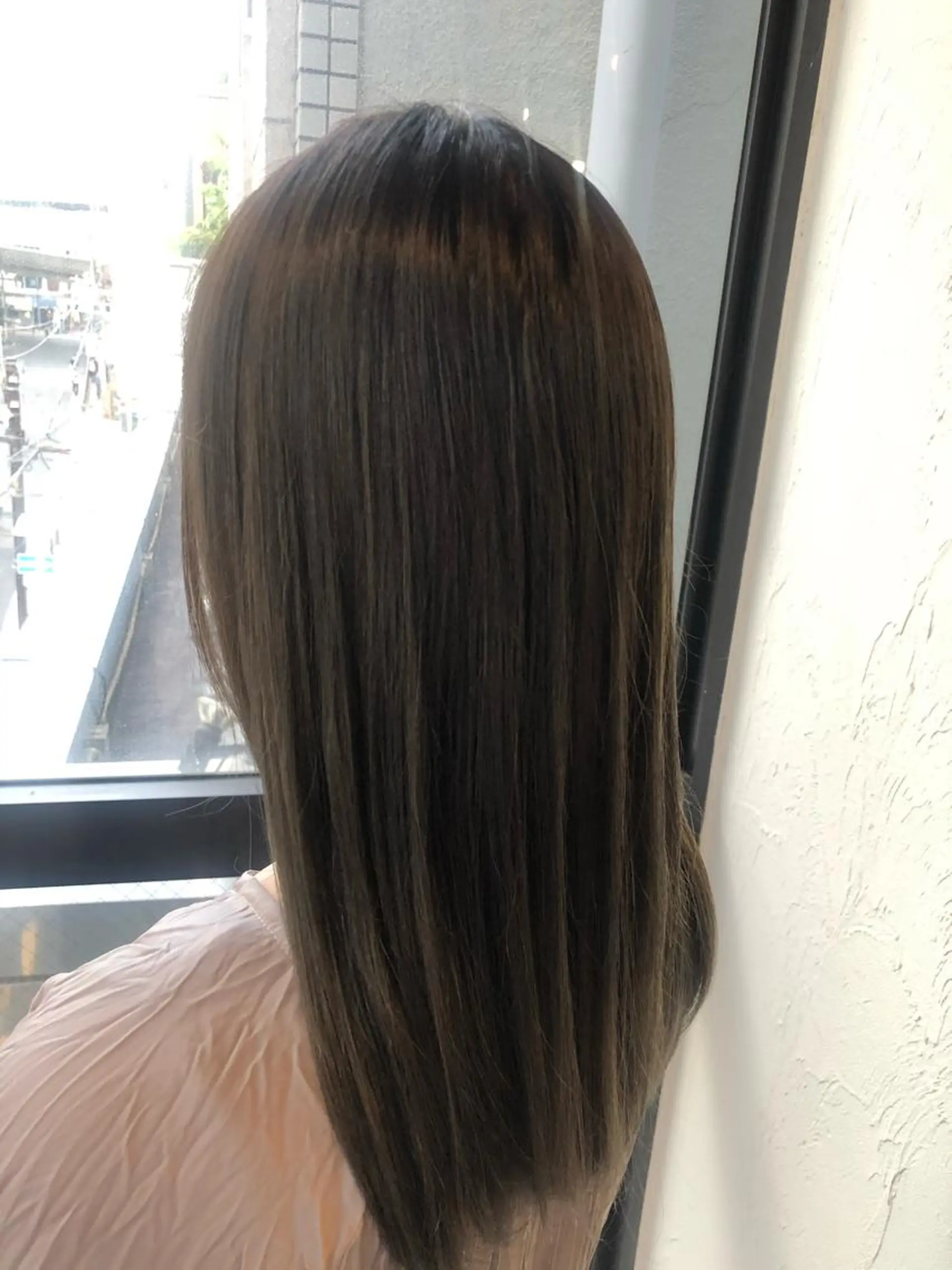 ミディアム カラー 髪質改善&ブリーチ 伊勢 祐一郎のヘアスタイル