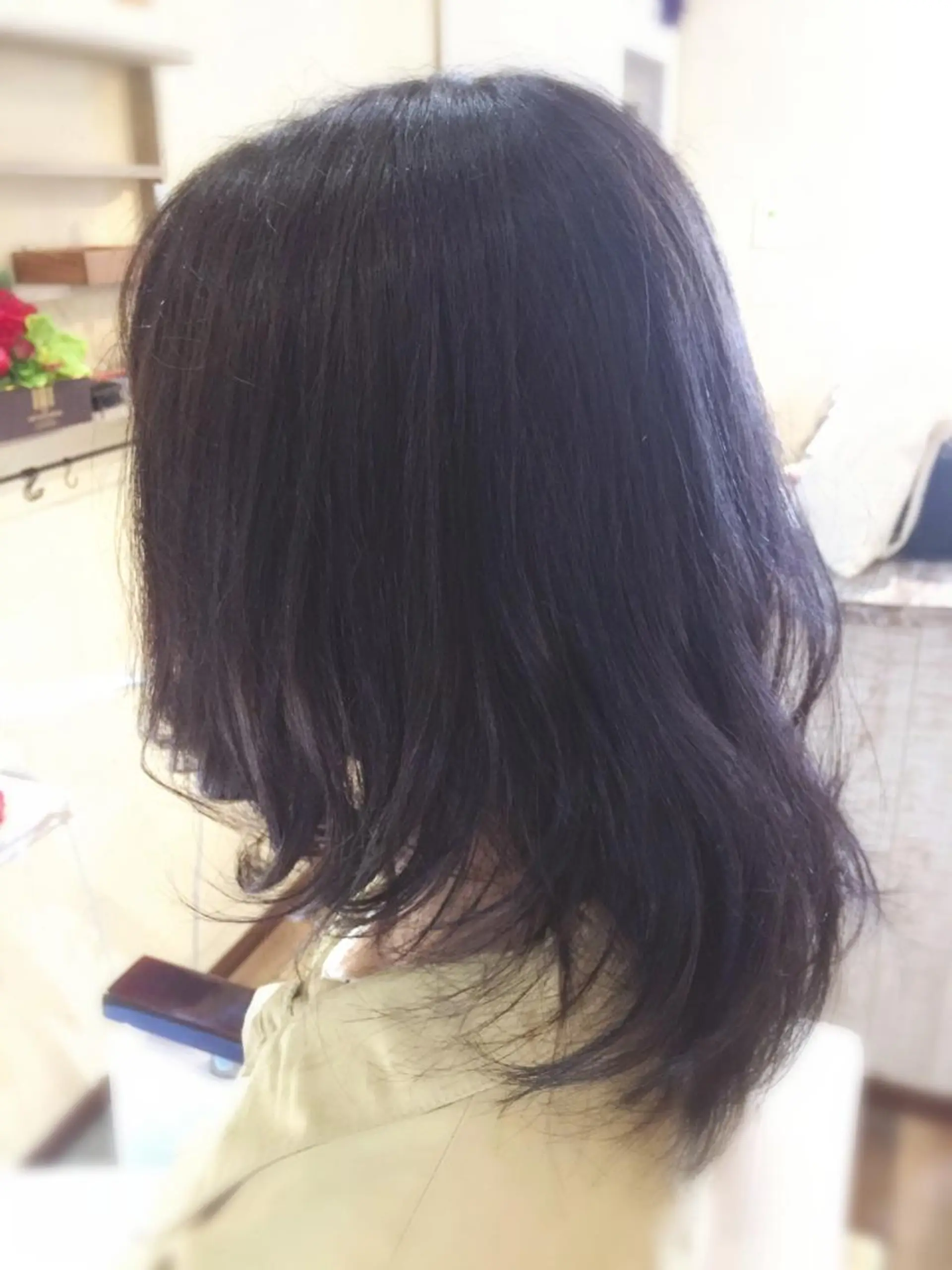 セミロング カット 美容歴18年以上🌈 山口のヘアスタイル