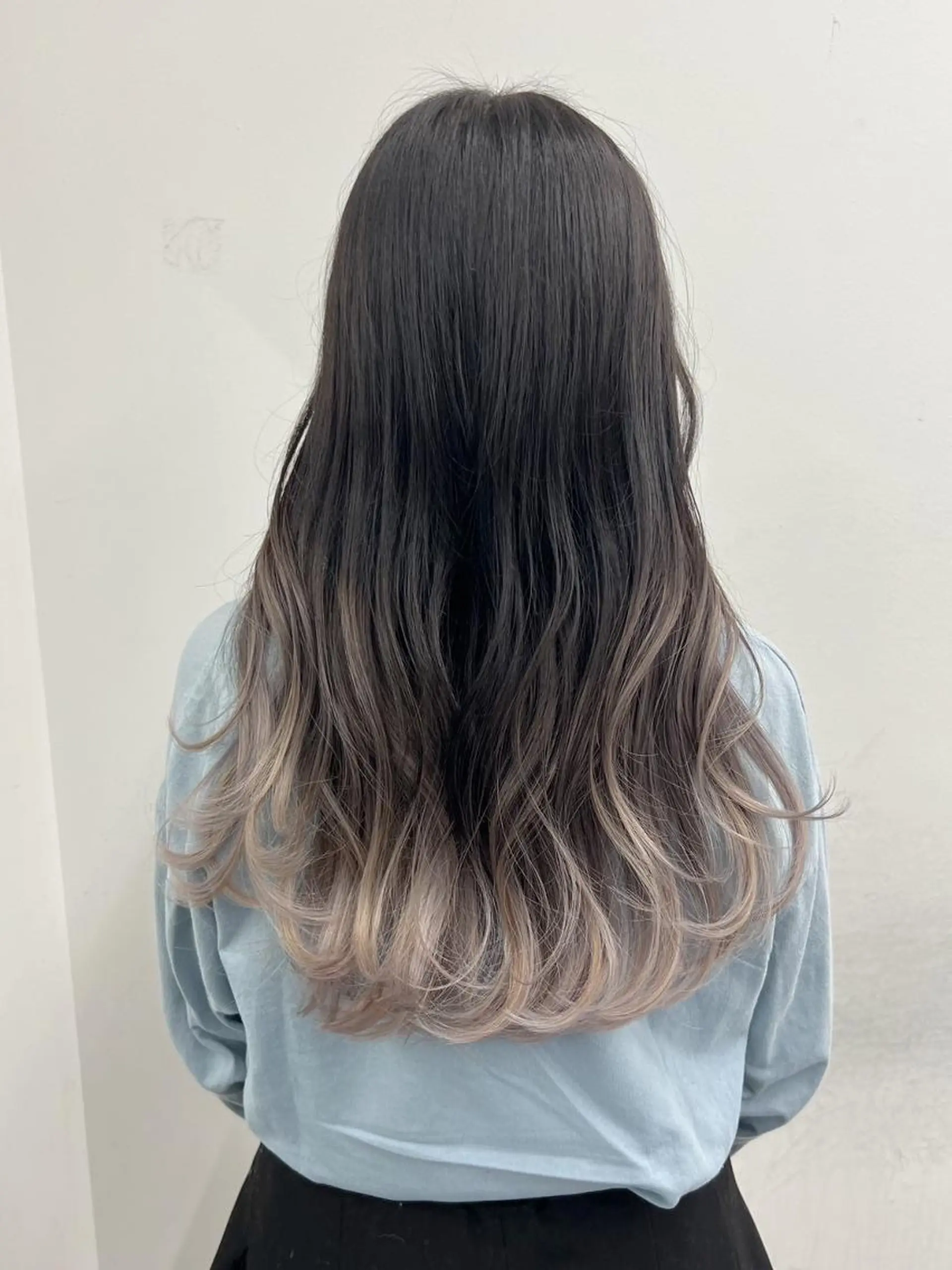 カラー ロング アディクシーカラー アッシュ ブルーカラー ダークアッシュ グレージュ 【公式】amble luxe池袋東口💛のヘアスタイル