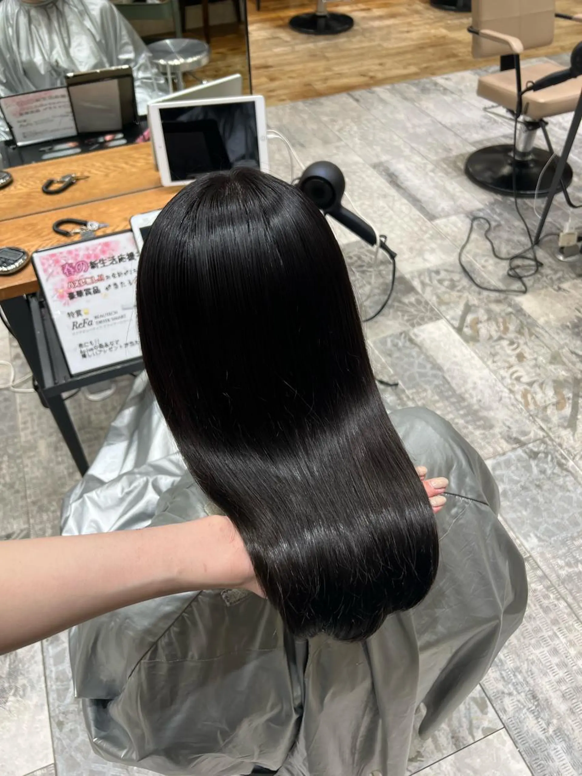 セミロング カラー ヘアカラー トリートメント 透明感🫧 佐藤歩夢のヘアスタイル