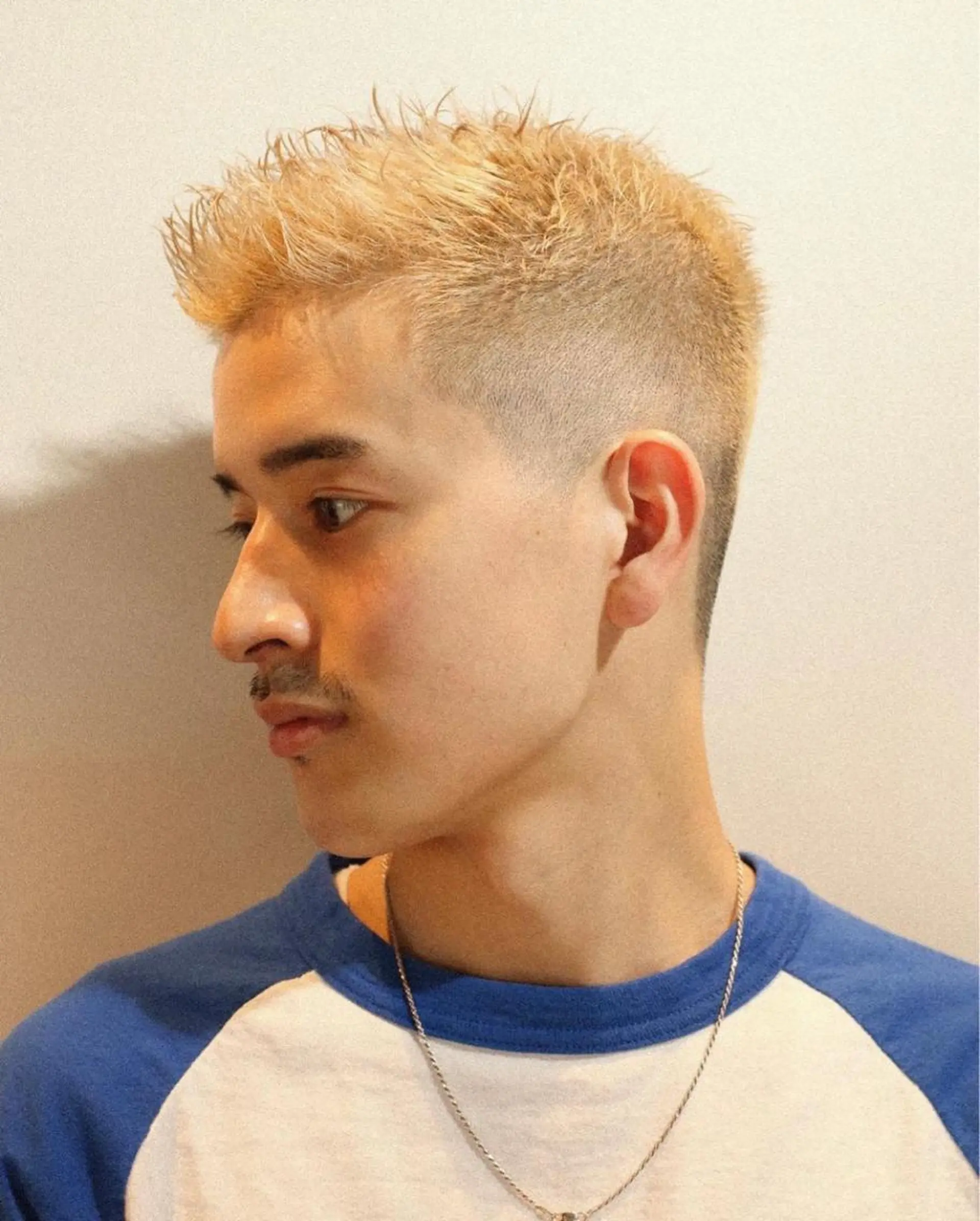 ショート カラー 新宿スキンフェード 佐藤京介のヘアスタイル