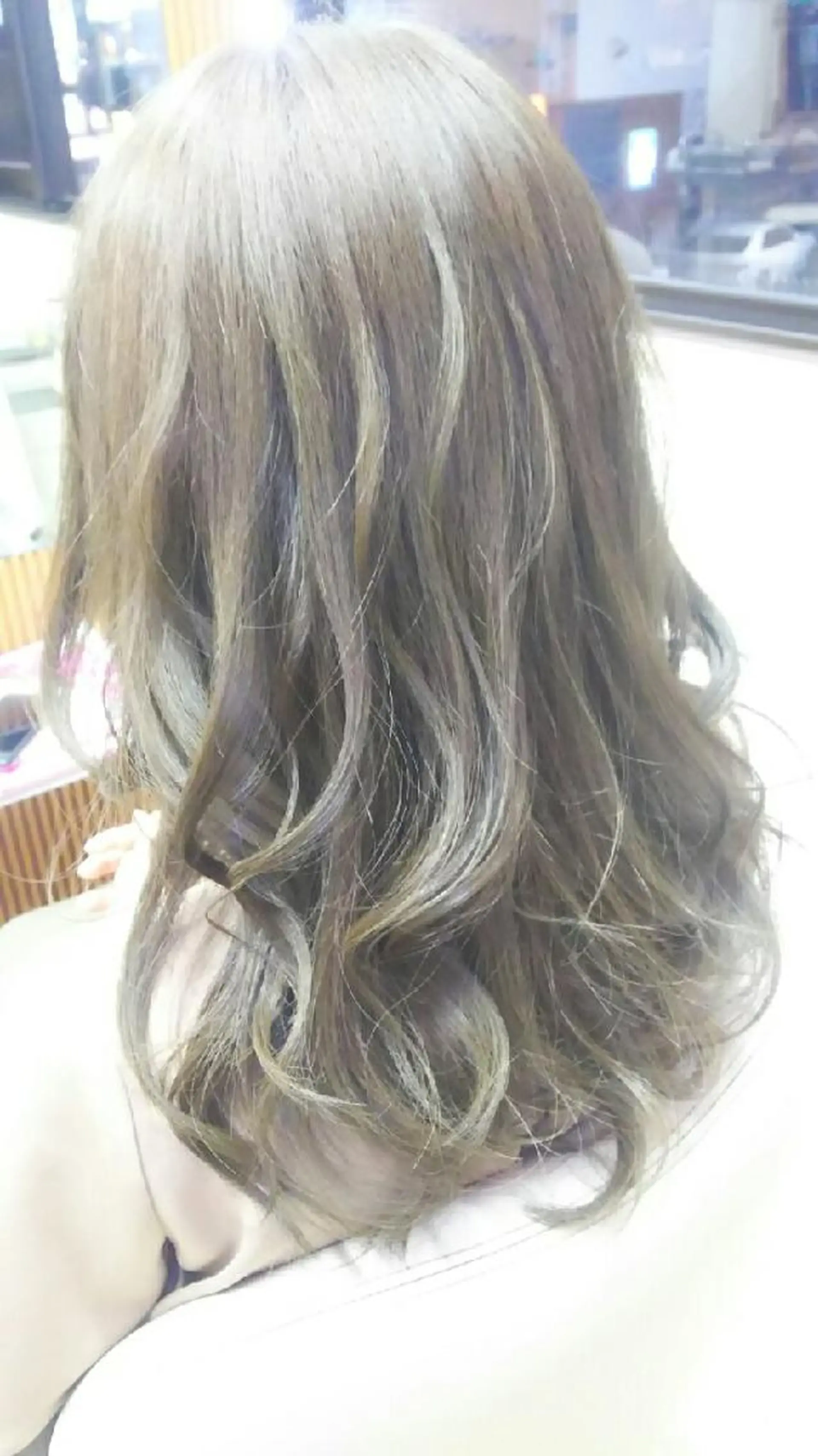 セミロング カラー アッシュ ハイライトカラー ハイライト 脇田 雄大のヘアスタイル