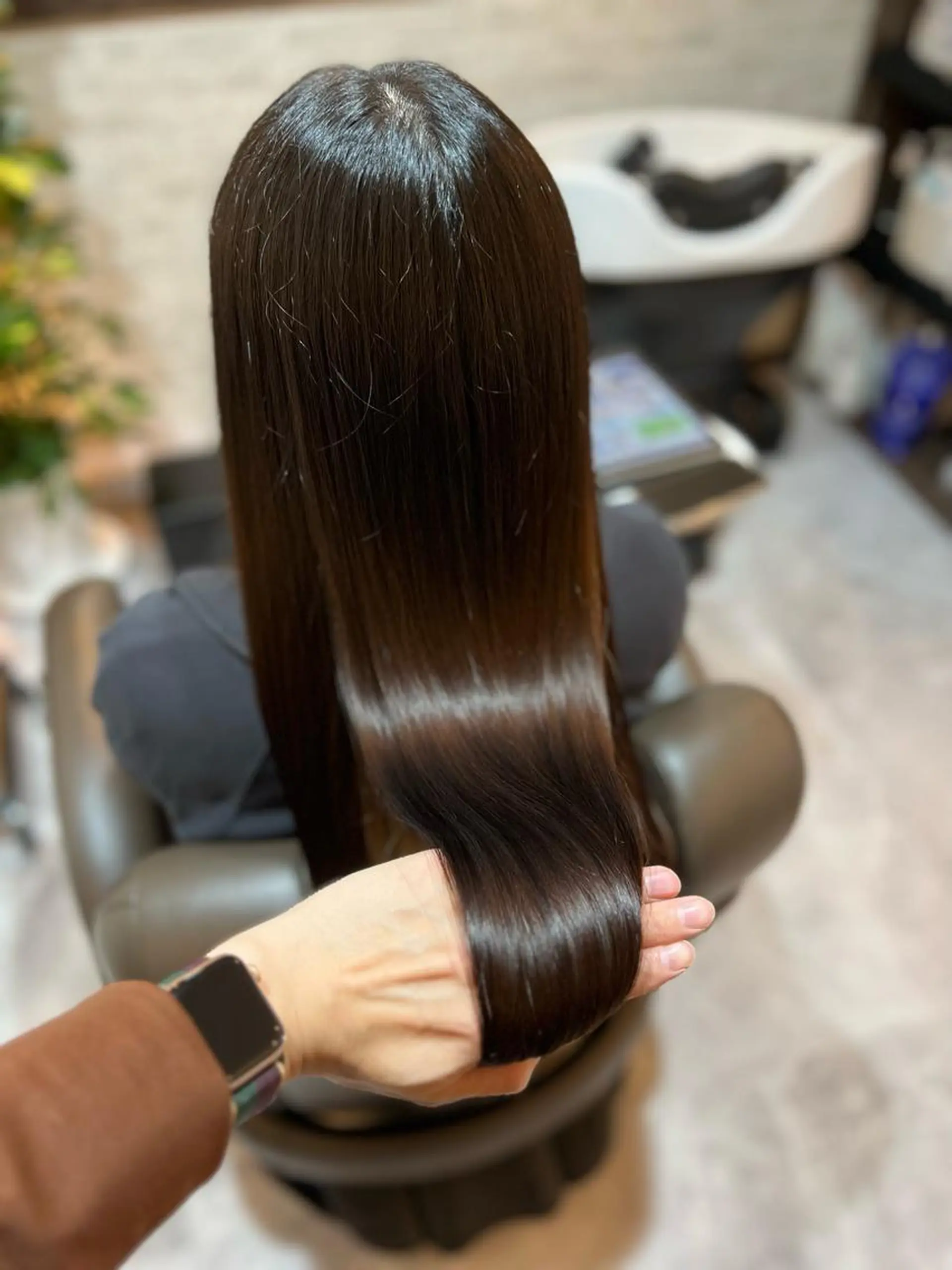 ロング トリートメント 縮毛矯正 ツヤ髪専門美容師 桑原　和誠のヘアスタイル