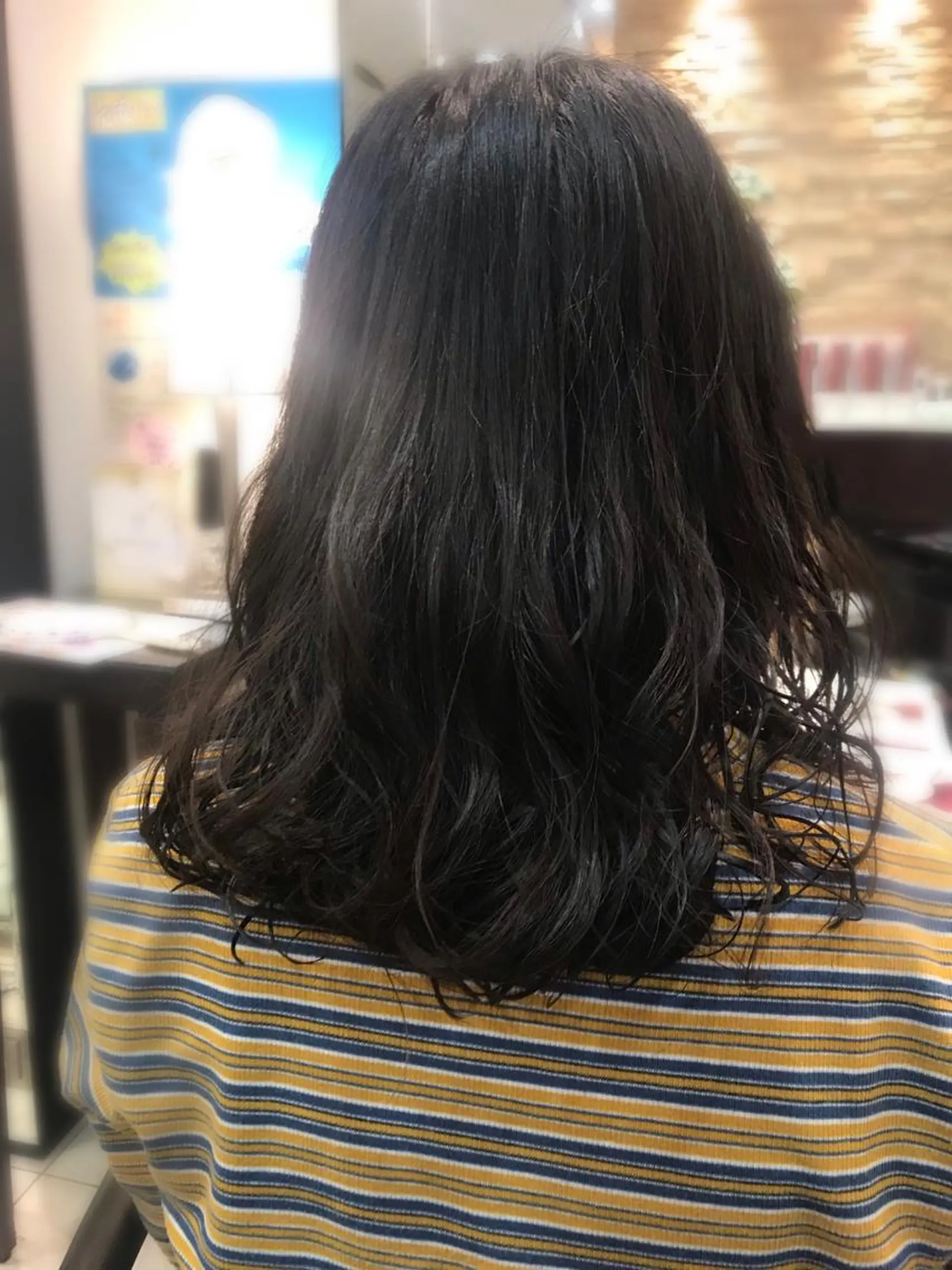 ミディアム パーマ ミディアムパーマ トレボー 聖蹟桜ヶ丘店所属・長谷部 成美のヘアスタイル