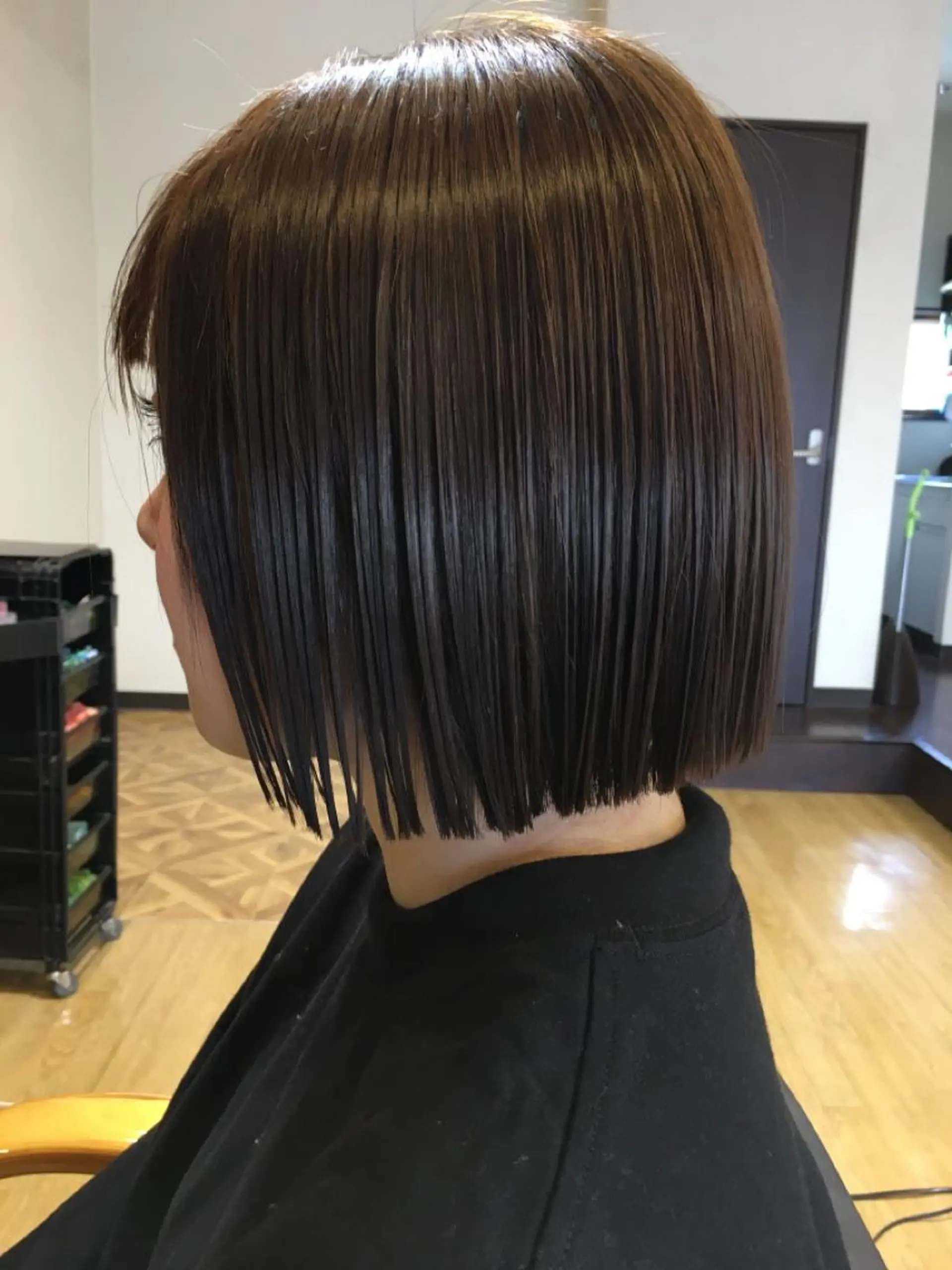 ミディアム カット ルミ エールのヘアスタイル