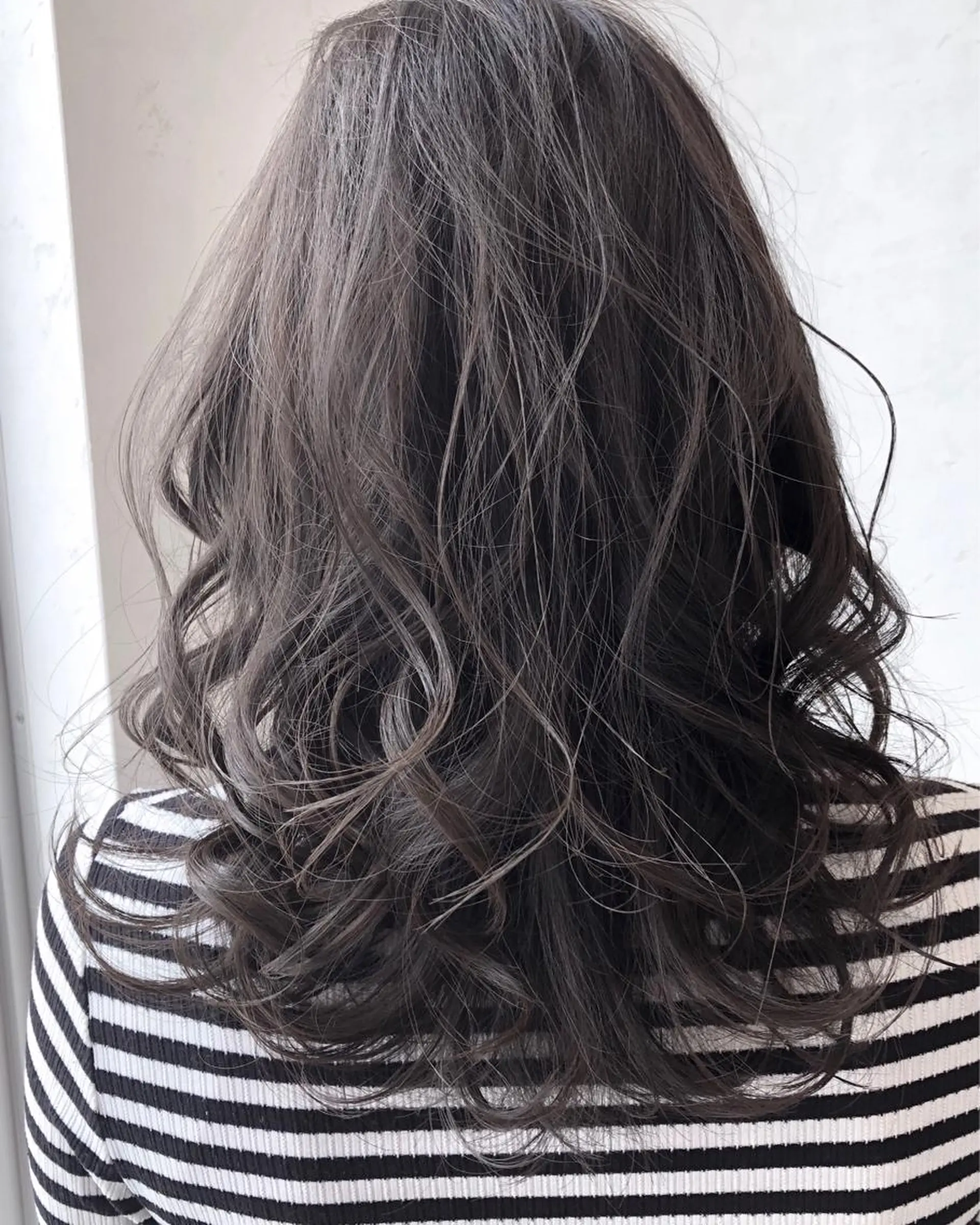 ミディアム カラー グレージュ カット ヘアカラー TOWA 野村　コウダイのヘアスタイル