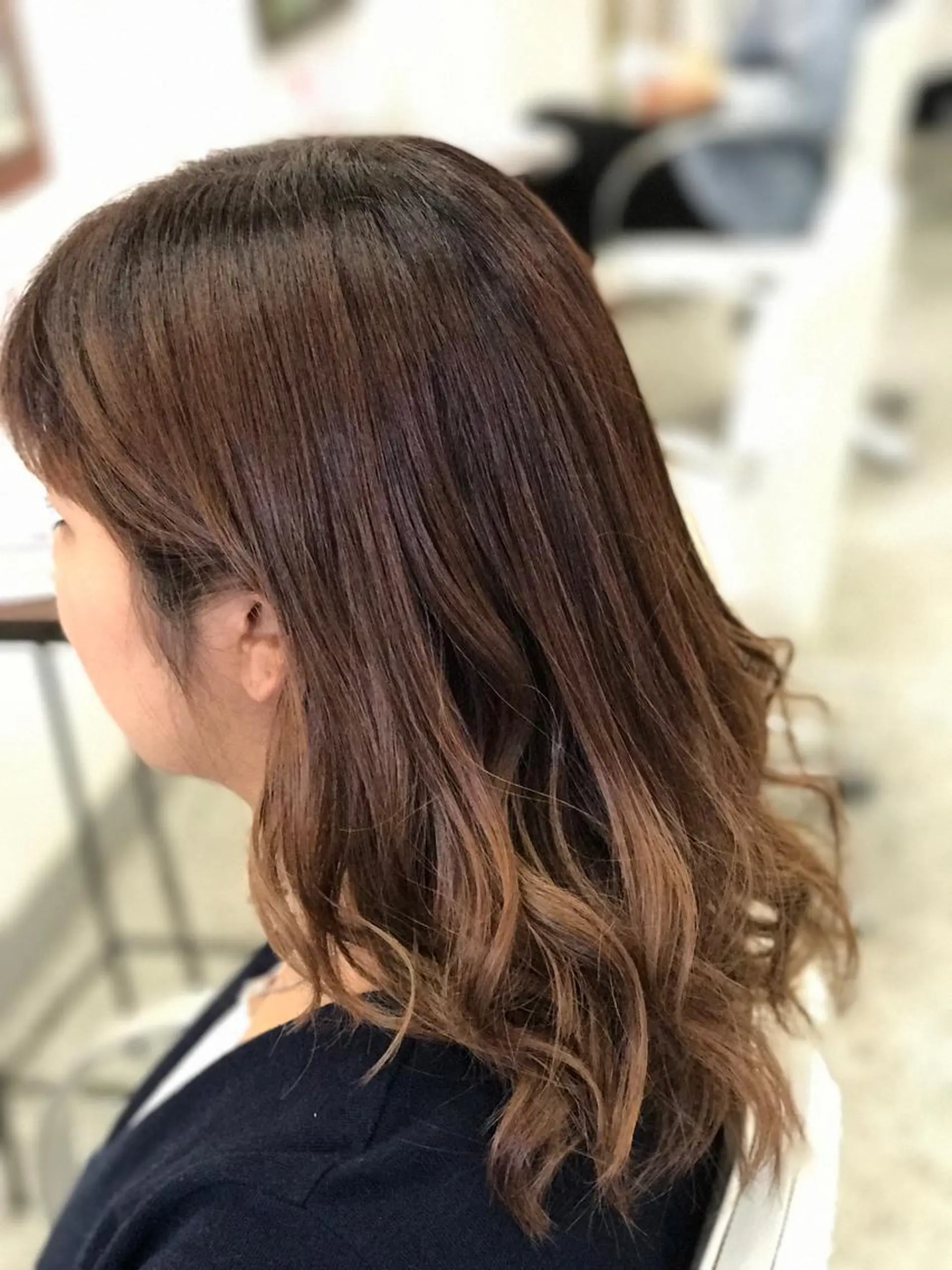 セミロング カラー グラデーションカラー 山内 聡史のヘアスタイル