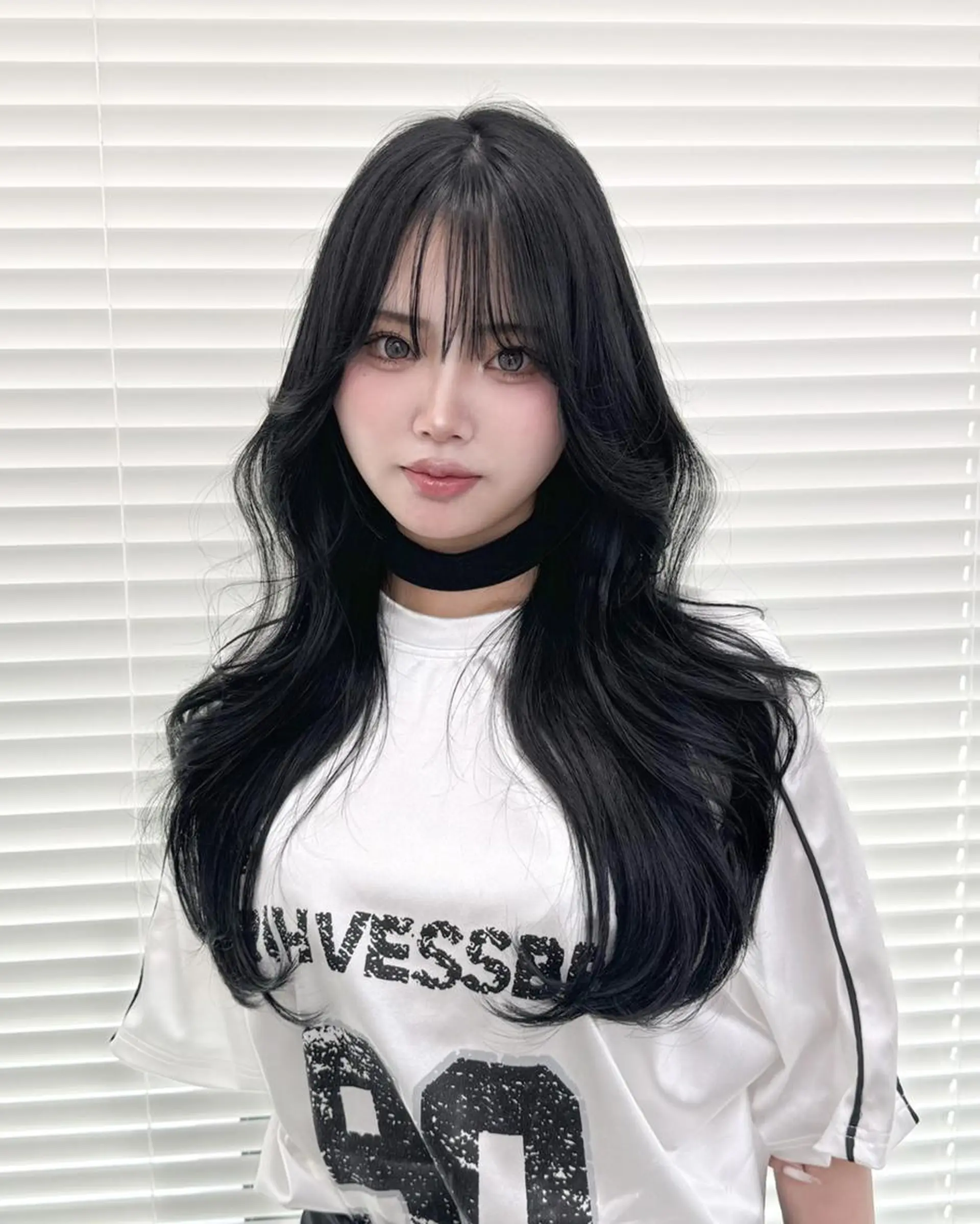 ロング カラー カット ヘアカラー トリートメント 韓国暗髪🇰🇷レイ ヤー🤍THREEのヘアスタイル