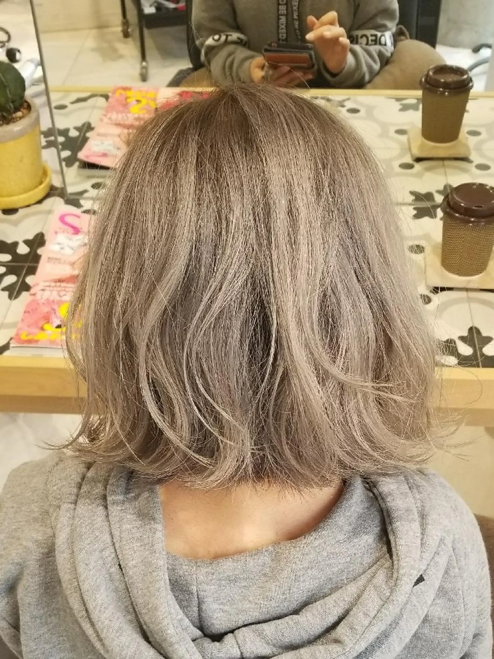 ミディアム 🔴赤み消し/ 艶カラー落合　優🔴のヘアスタイル