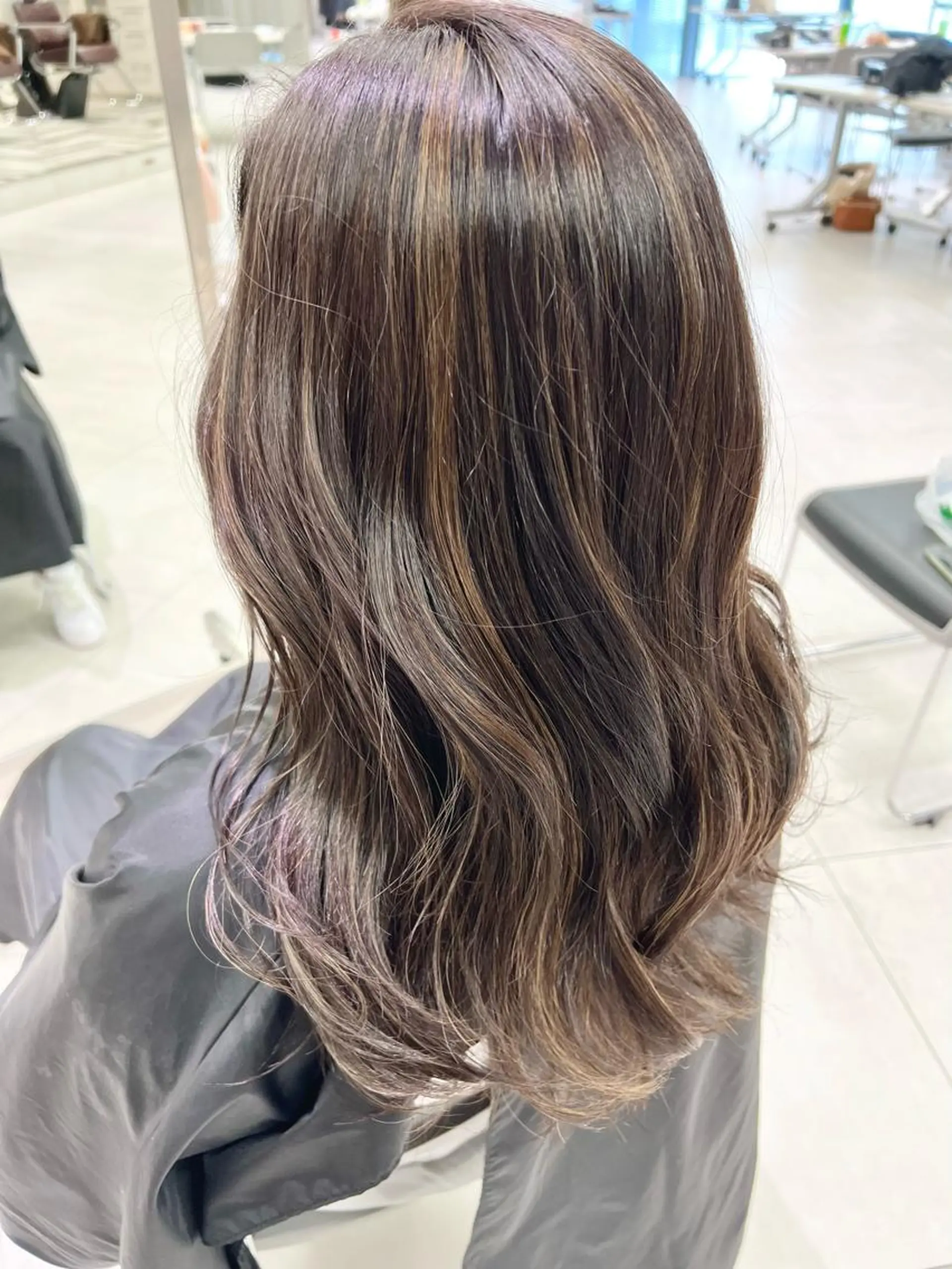 セミロング カラー ハイライトカラー ハイライト カラースペシャリスト しょう🧑🏼‍🎨のヘアスタイル