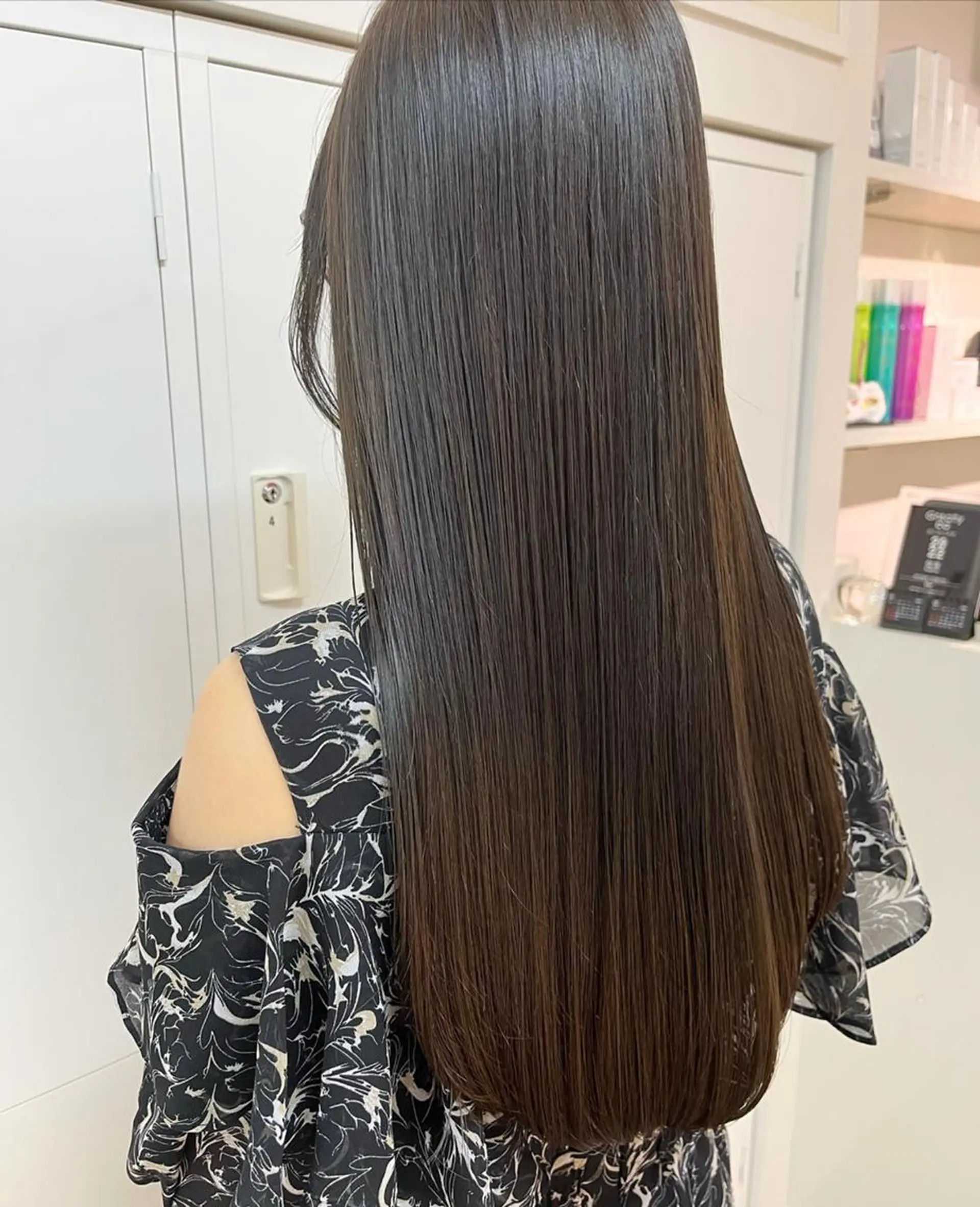 ミディアム カラー ヘアアレンジ 結婚式・ブライダル ベージュカラー グラデーションカラー グレージュ ハイライトカラー 韓国/髪質改善💘 櫻井かれんのヘアスタイル