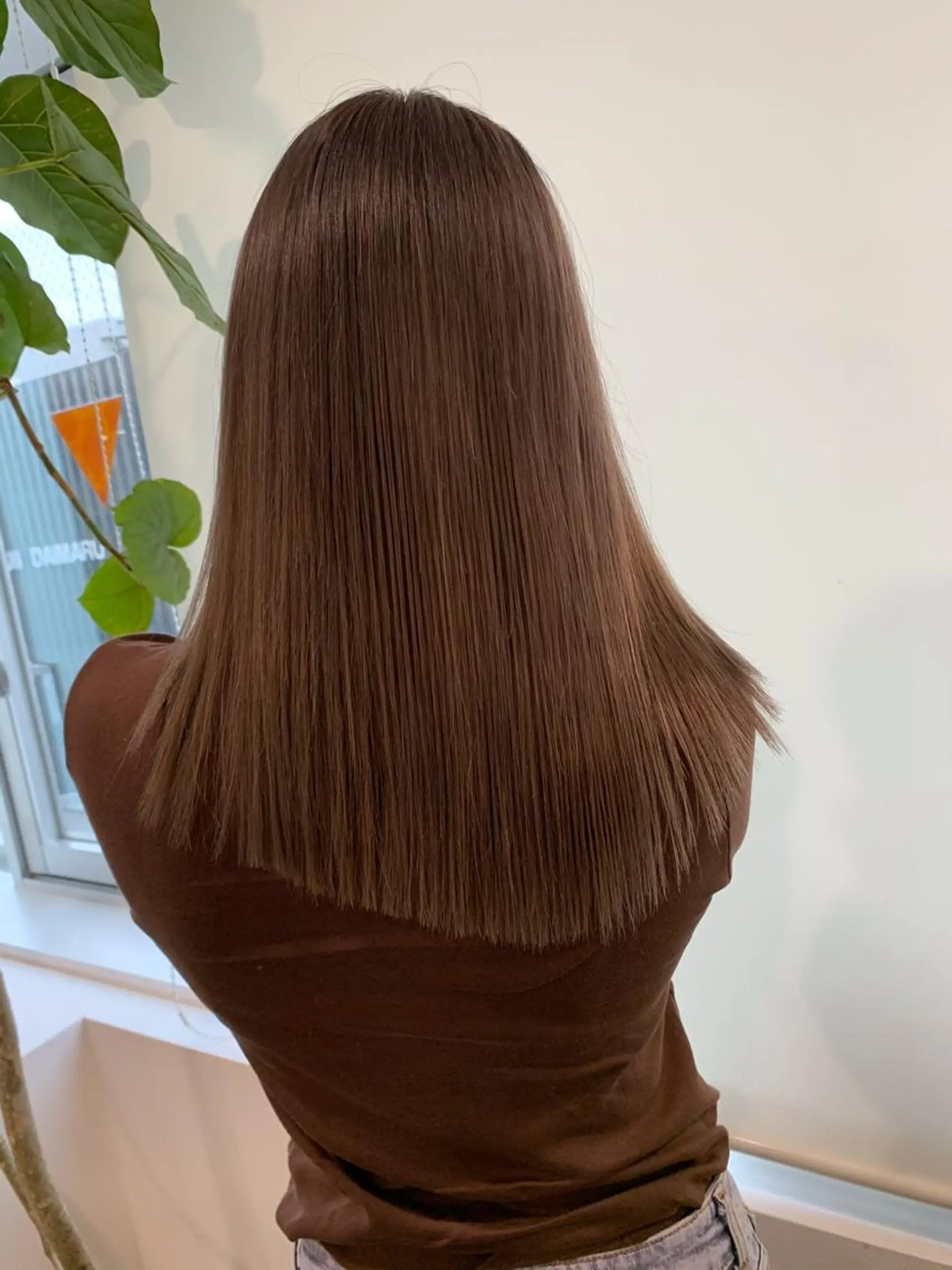 ロング アッシュ ハイライト レイヤーカット stylist ネネのヘアスタイル
