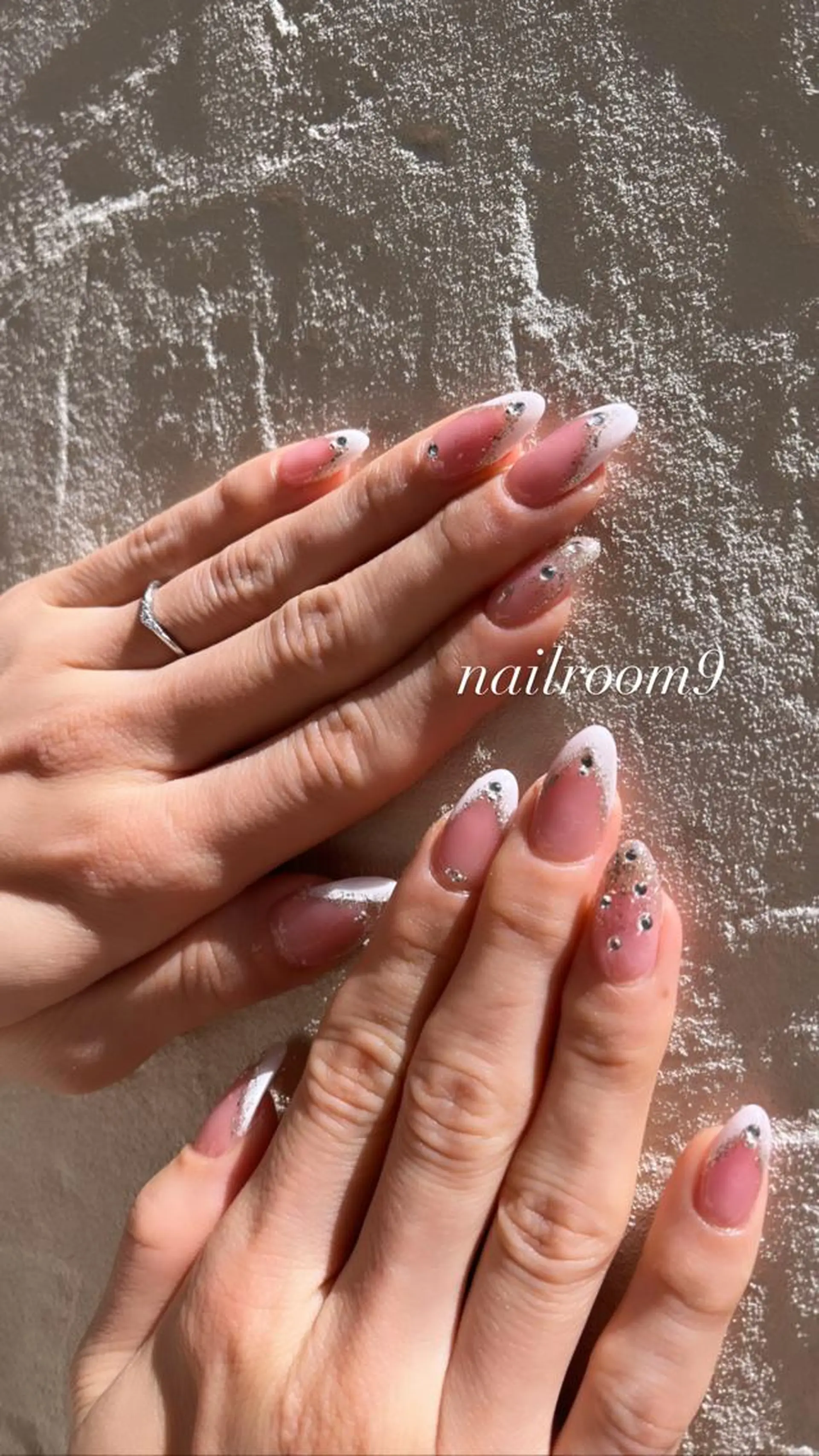 ネイル アートネイル ラメ(グリッター) ハンドネイル nail room9 ☺︎のネイルデザイン