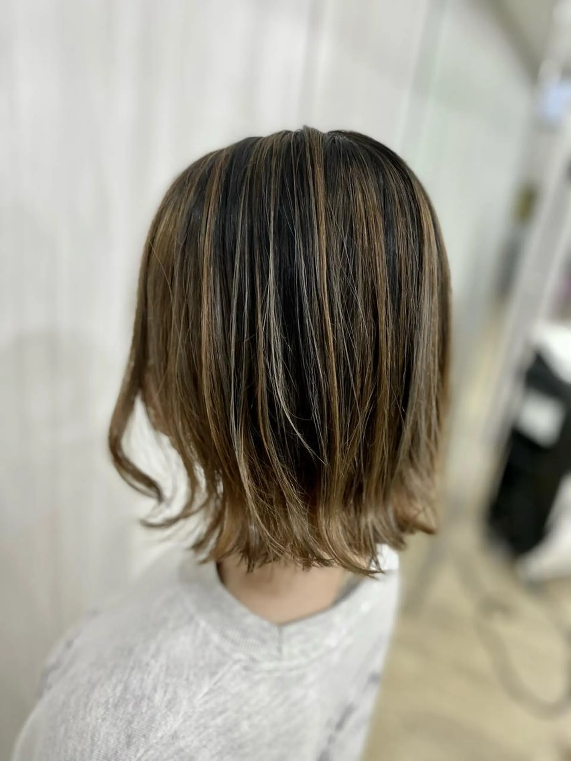 ミディアム カラー ヘアアレンジ 切りっぱなしボブ バレイヤージュ ベージュカラー ボブ レイヤーカット 松井 敬太郎のヘアスタイル
